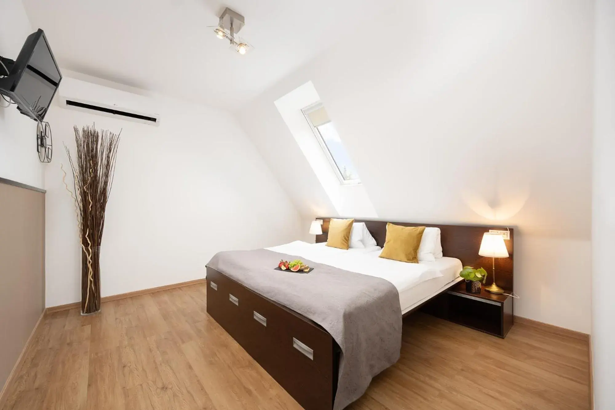 Double or Twin Room in Wine & Wellness hotel Besední dům Double or Twin Room in Wine & Wellness hotel Besední dům