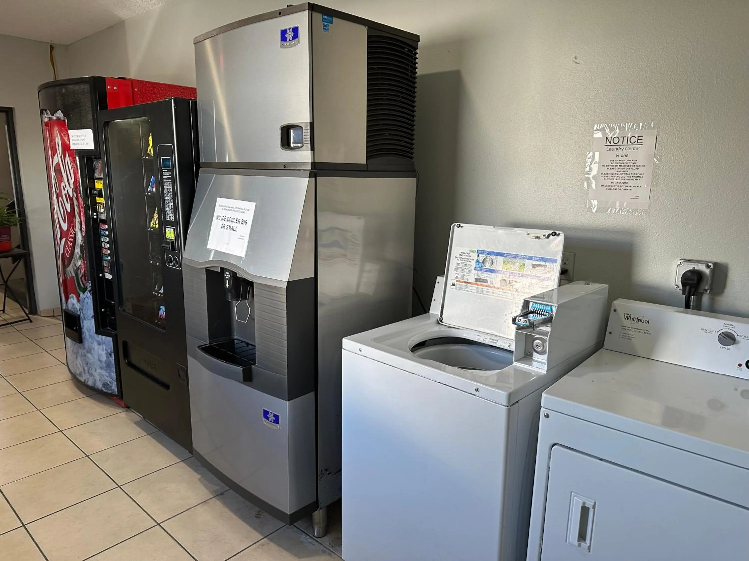 vending machine in Yankton Inn