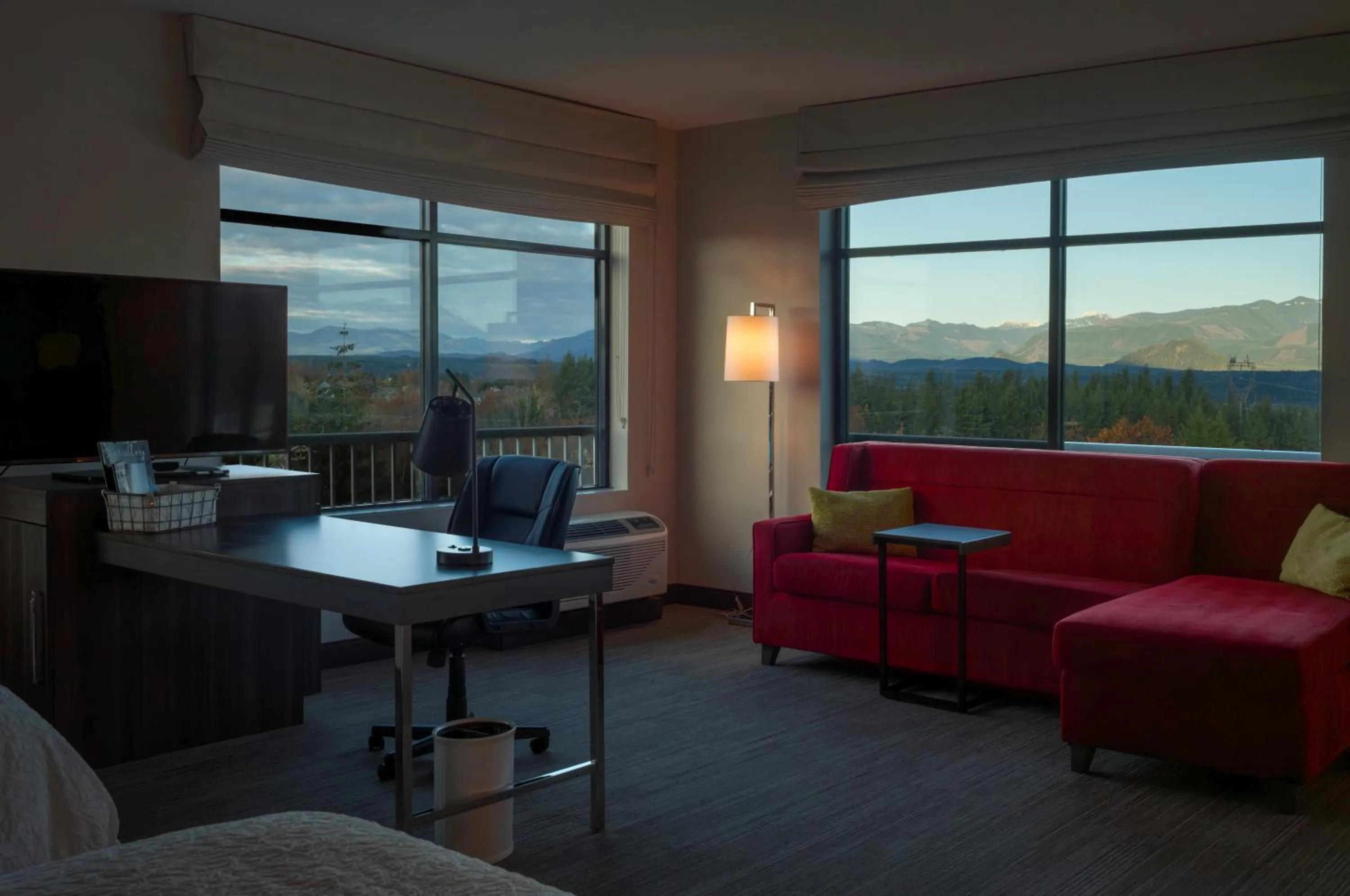 Natural landscape in Snoqualmie Inn by Hotel America