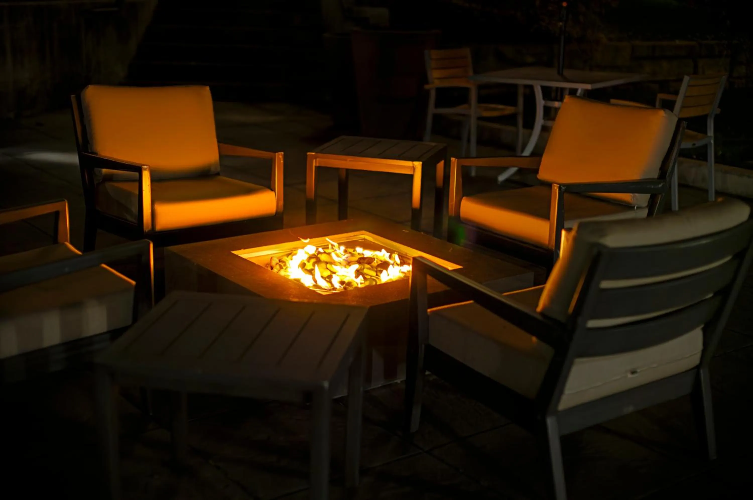 fireplace in Snoqualmie Inn by Hotel America