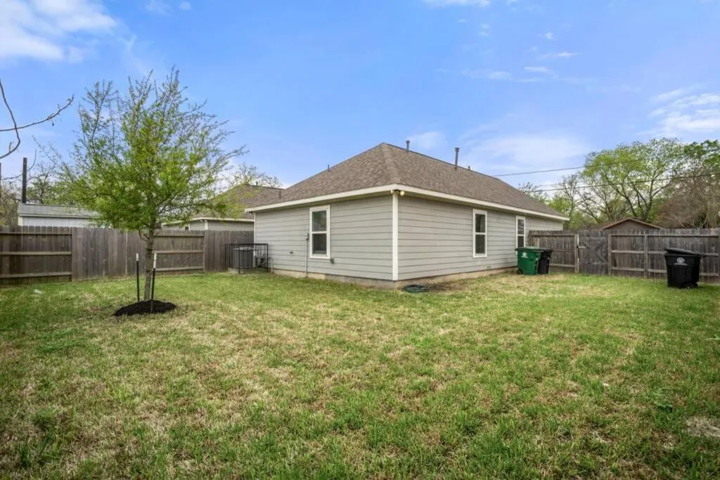 Property building in Reflection House at East River