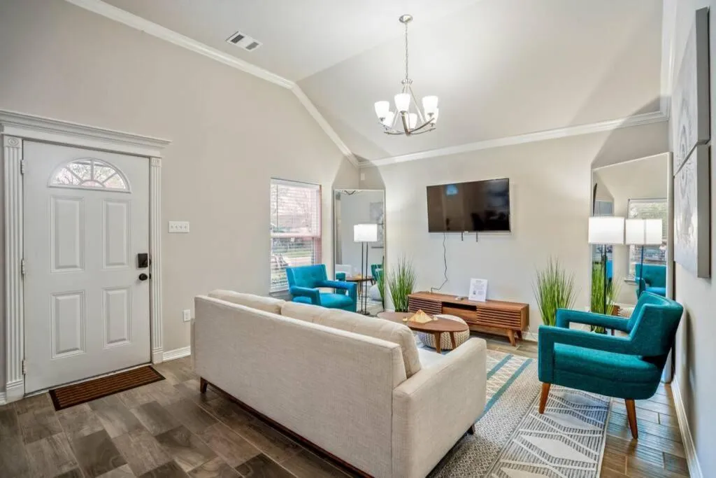 Living room in Reflection House at East River