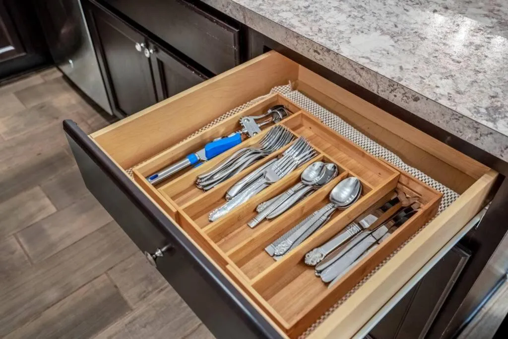 Kitchen or kitchenette in Reflection House at East River
