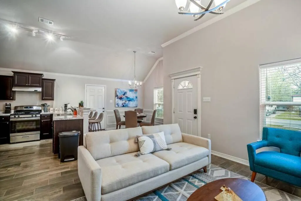 Living room in Reflection House at East River