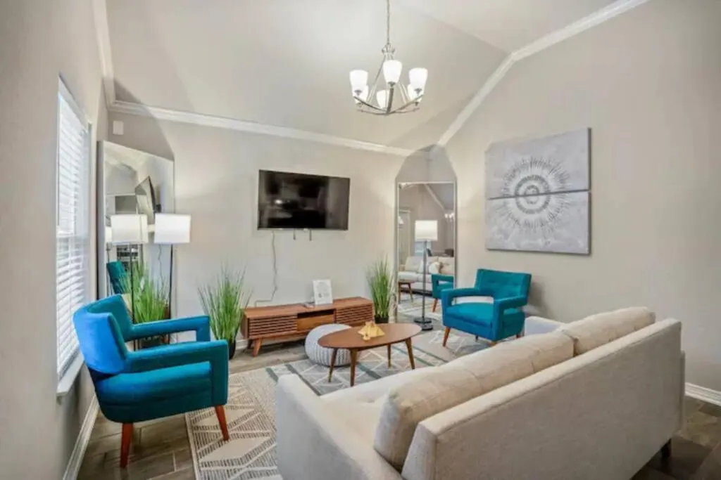 Living room in Reflection House at East River