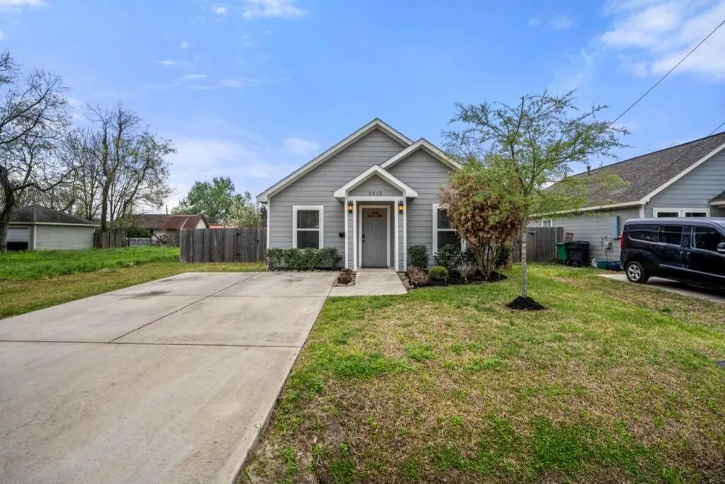 Property building in Reflection House at East River