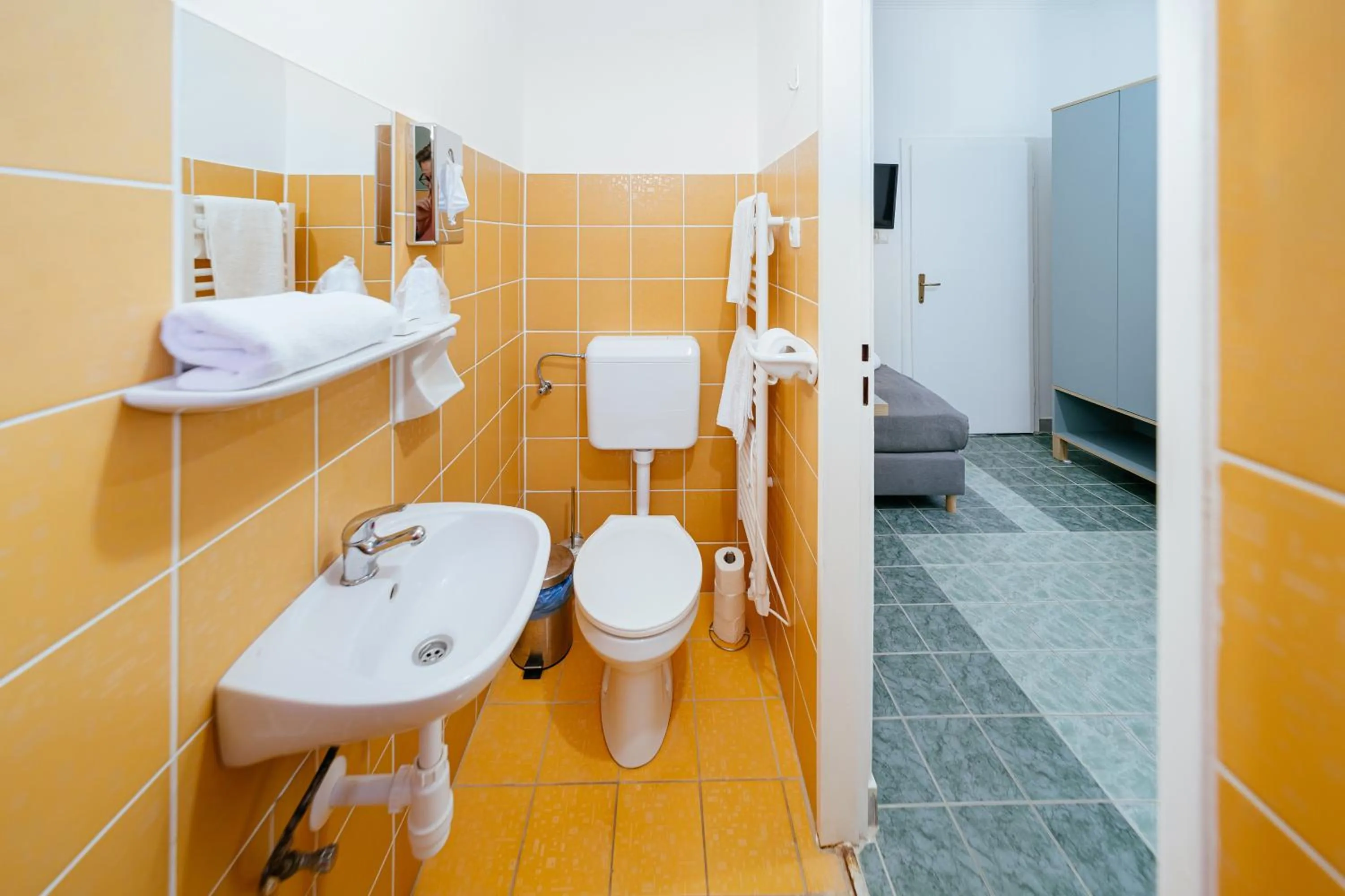 Bathroom in Rákóczi Hotel, Tábor és Rendezvényközpont