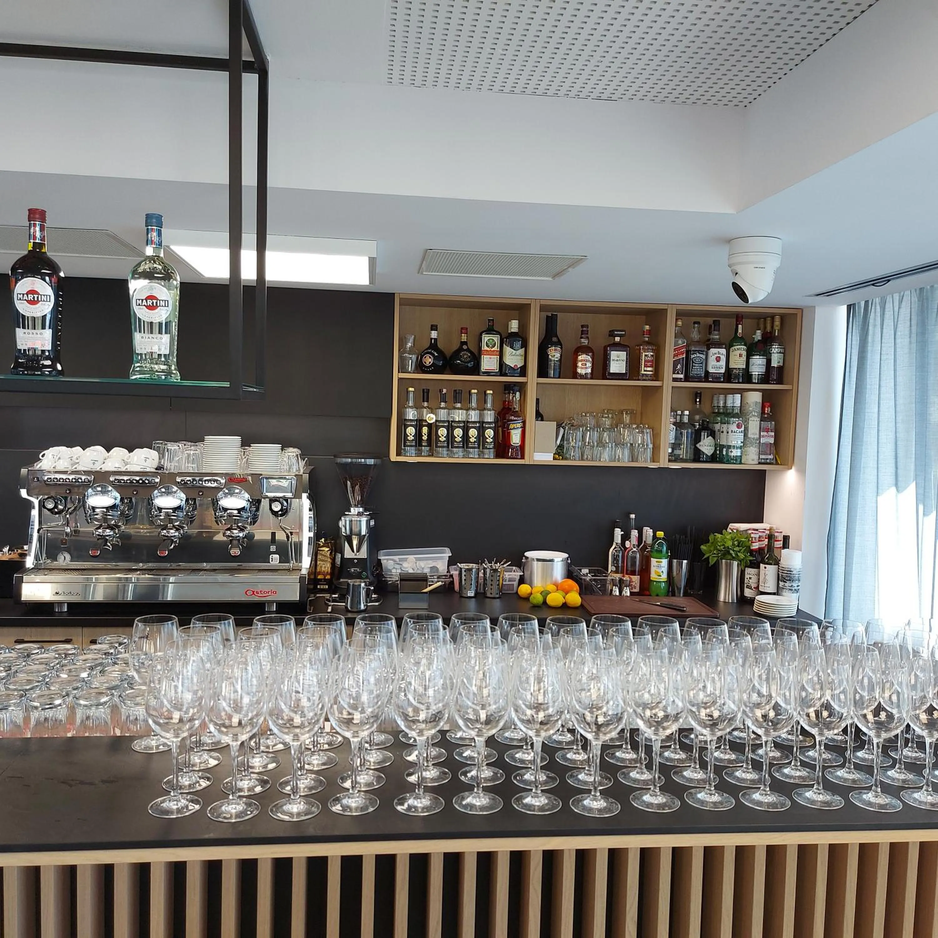 Lounge or bar in Rákóczi Hotel, Tábor és Rendezvényközpont