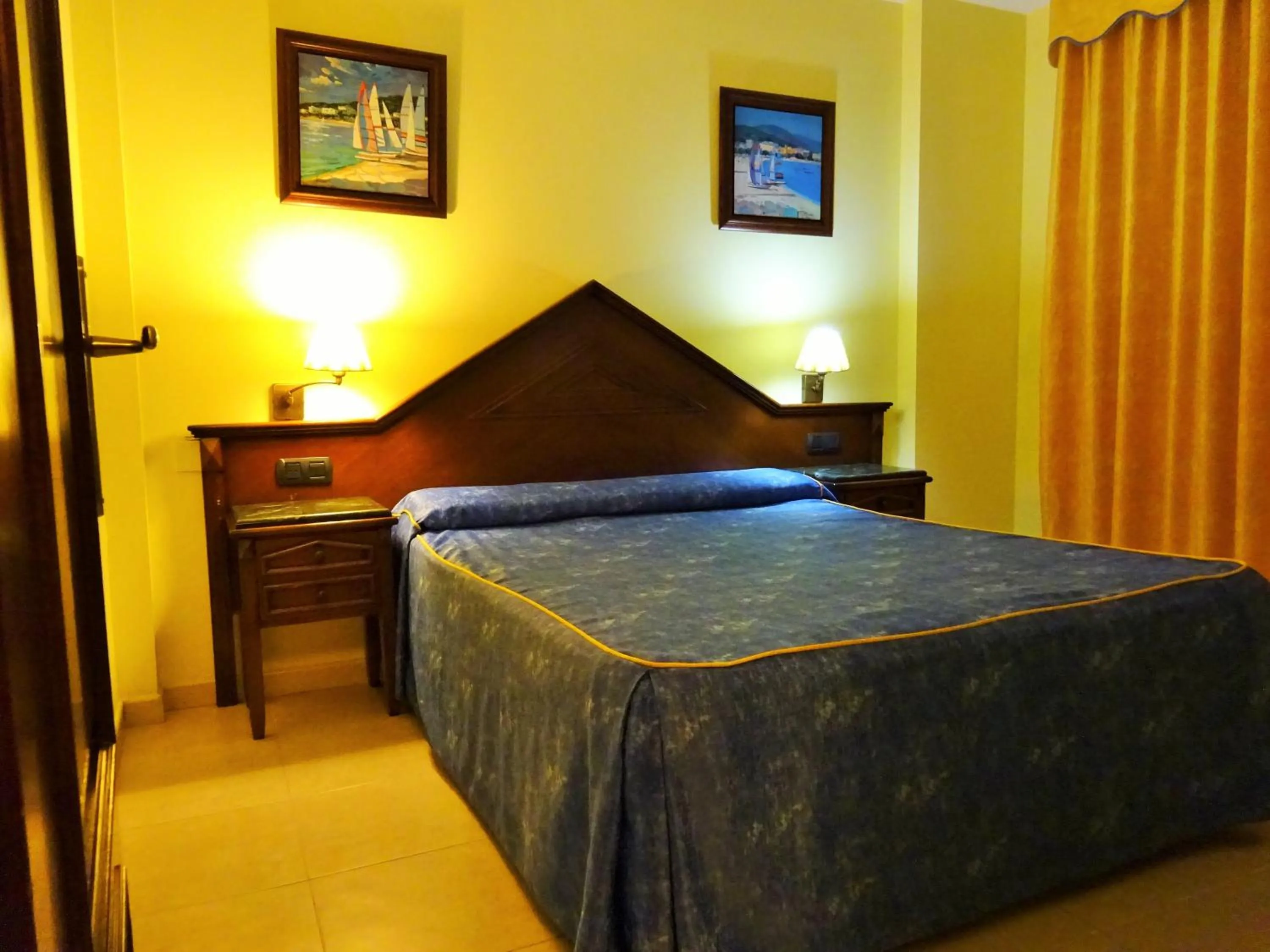 Bed in Hotel Vistamar