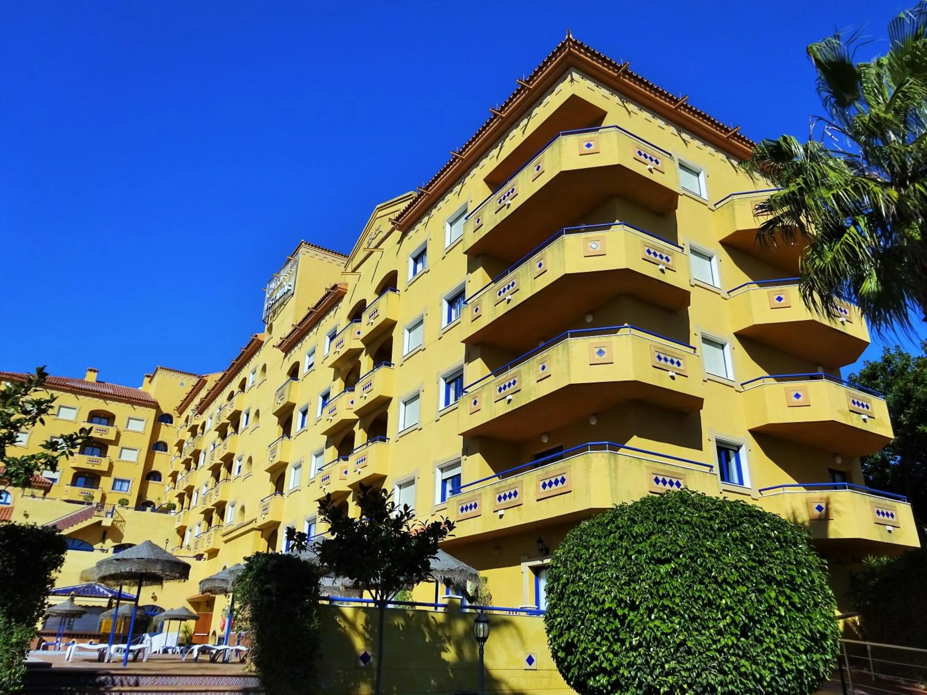 Property Building in Hotel Vistamar