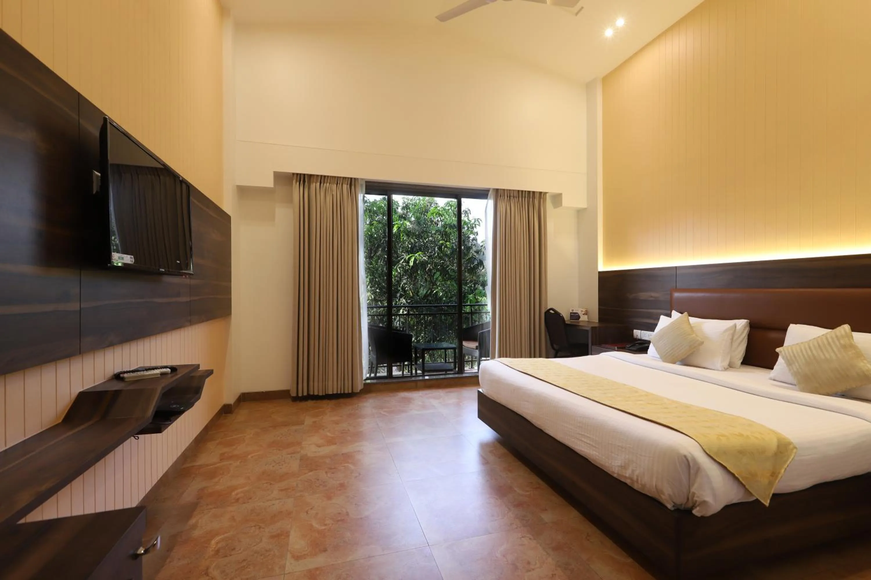 Photo of the whole room, Bed in Zaras Resort Khandala
