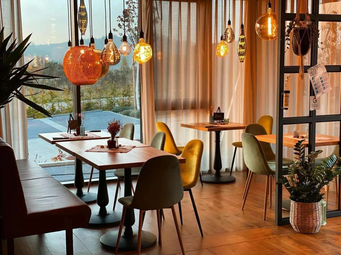 Restaurant/places to eat in Hotel Poellners 20 min von München Hbf