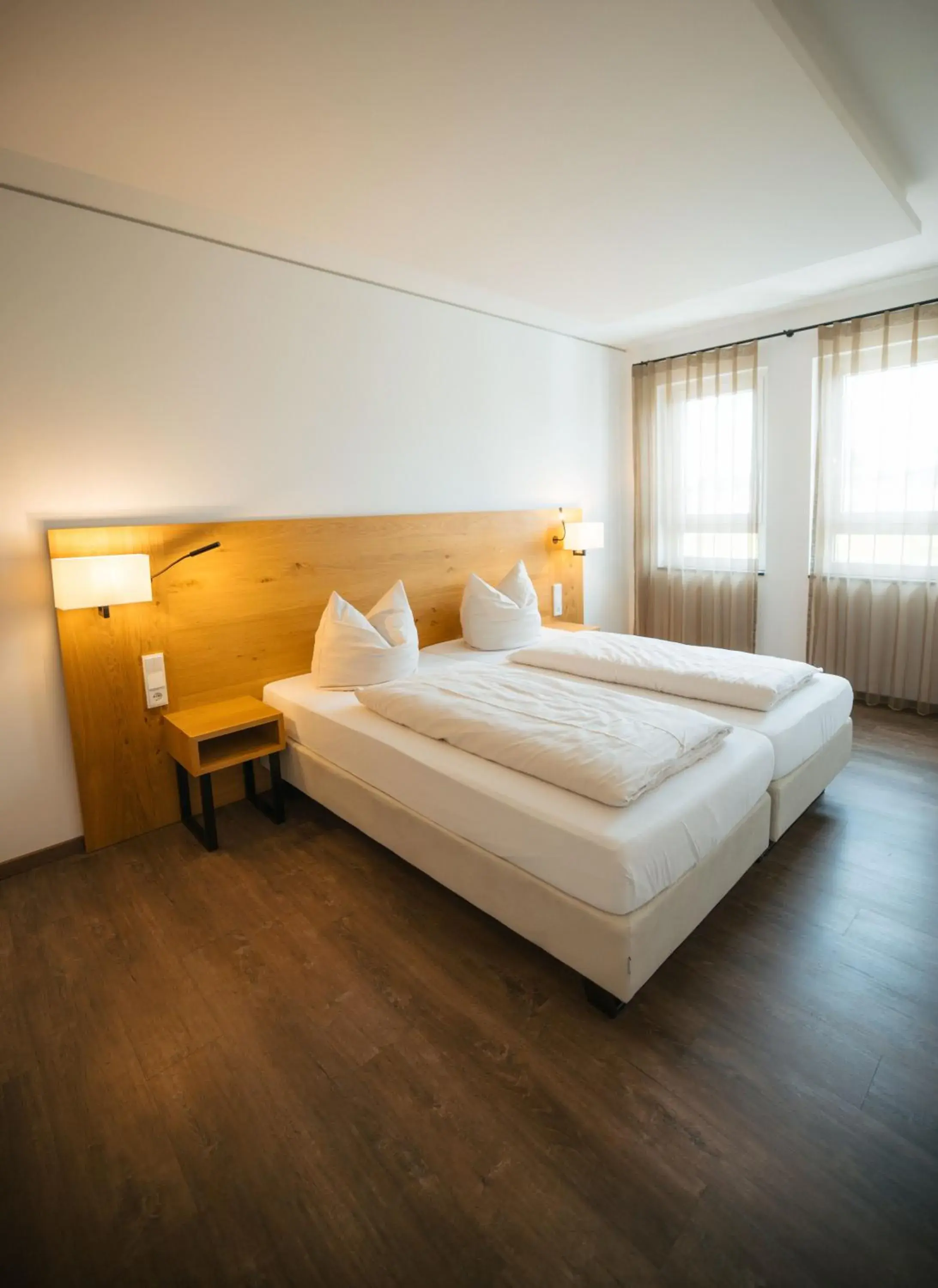 Two-Bedroom Apartment - single occupancy in Hotel Poellners 20 min von München Hbf Two-Bedroom Apartment - single occupancy in Hotel Poellners 20 min von München Hbf