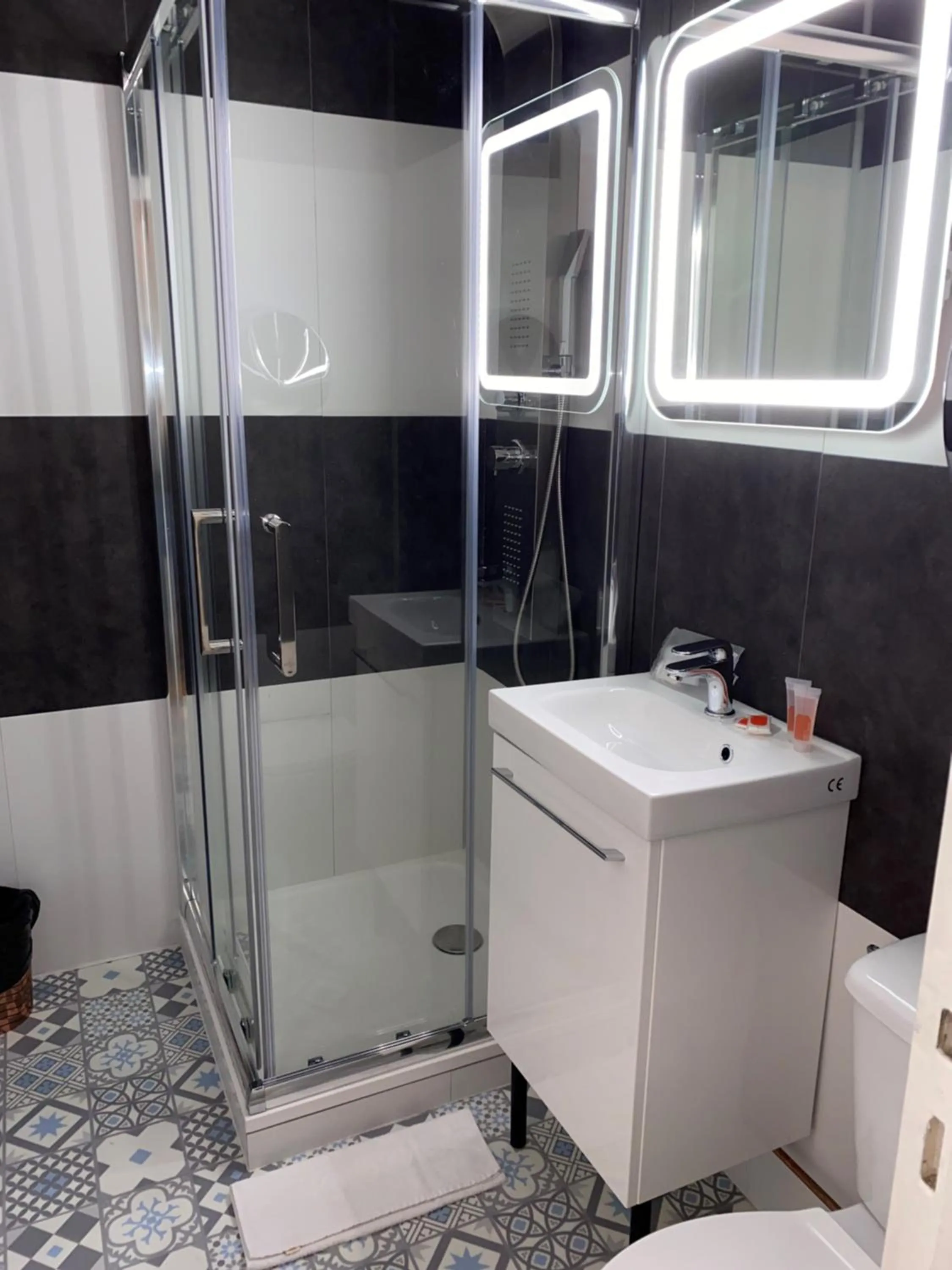 Bathroom in Aero Hotel