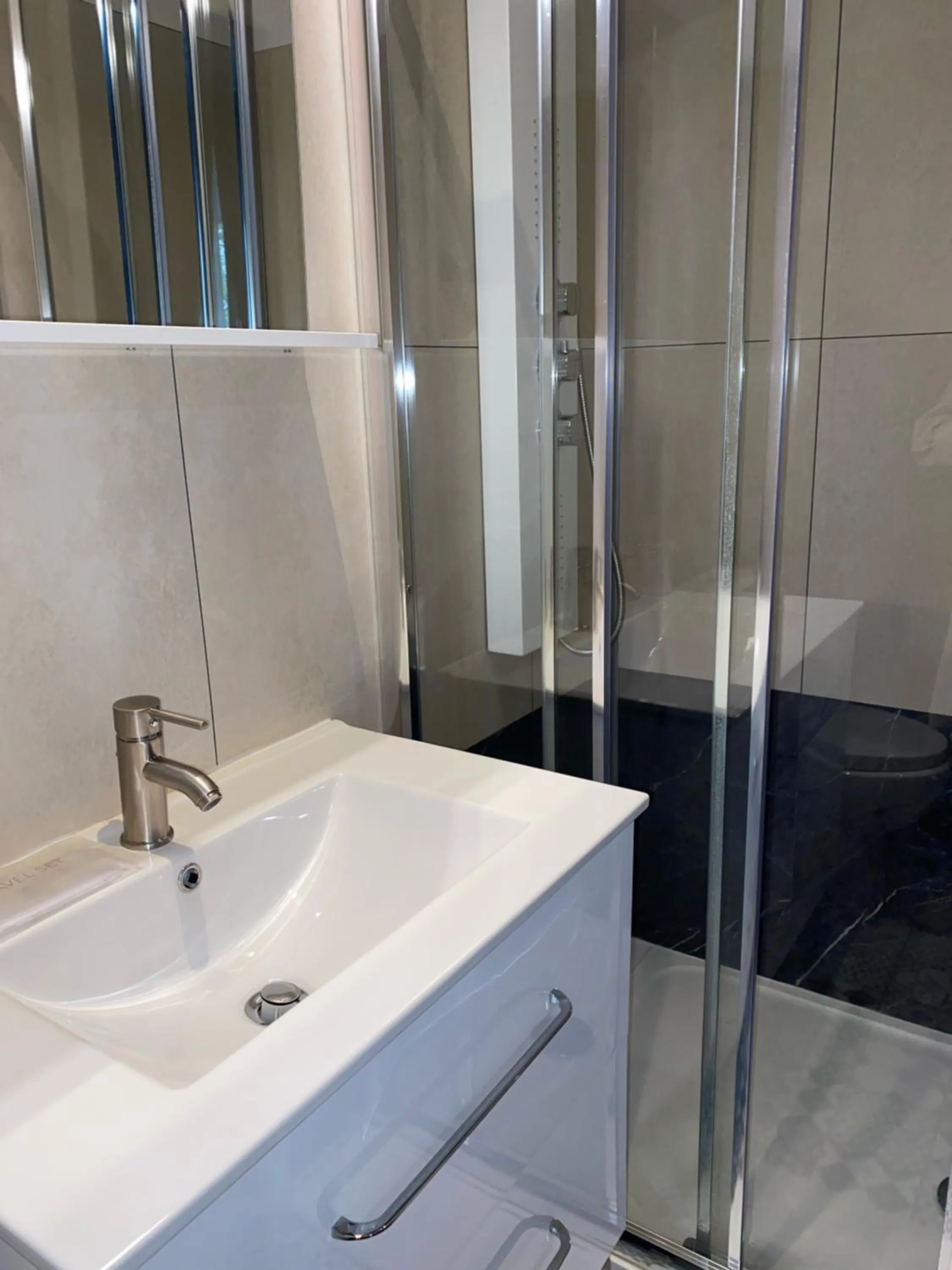 Bathroom in Aero Hotel