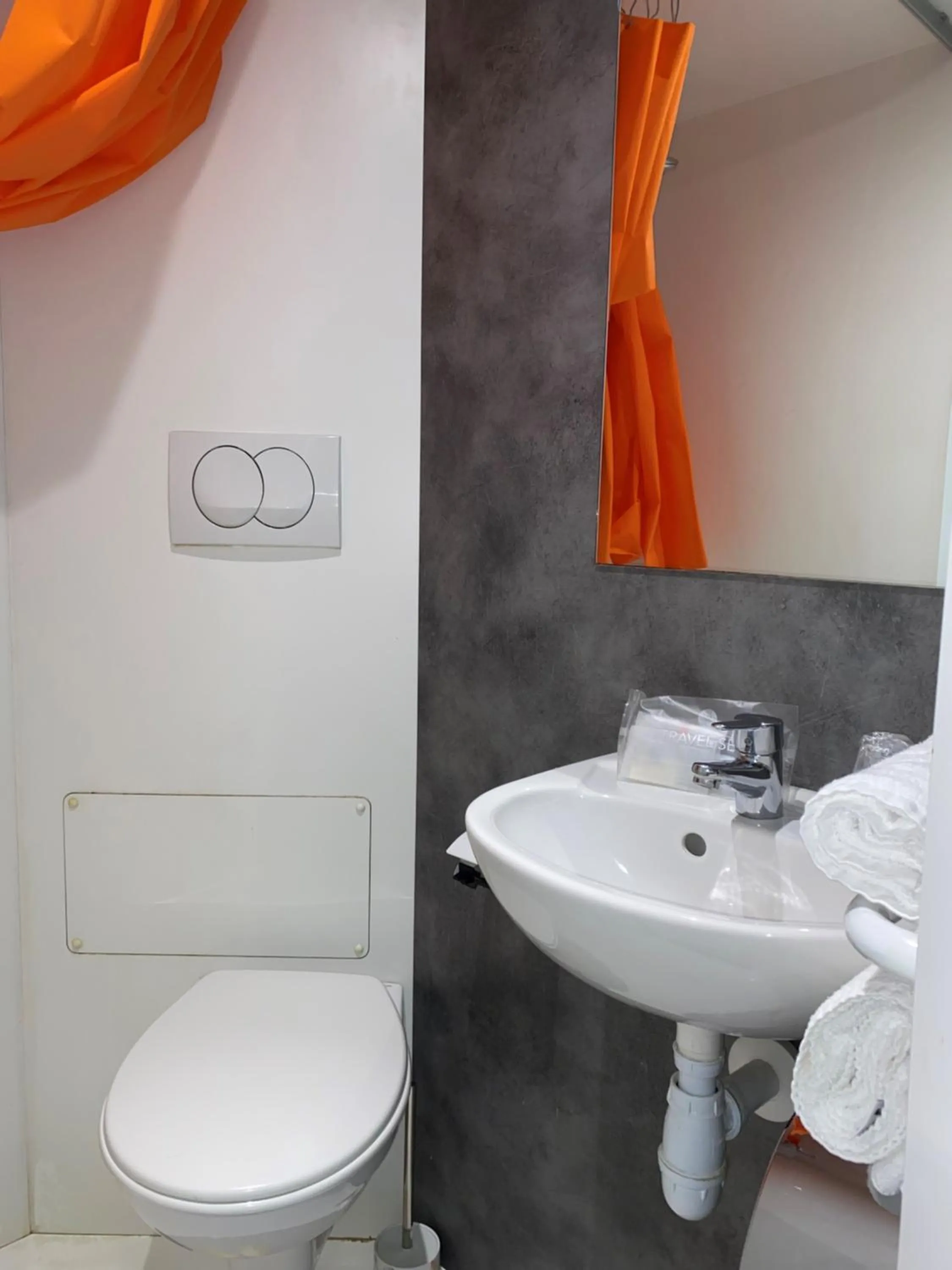 Bathroom in Aero Hotel