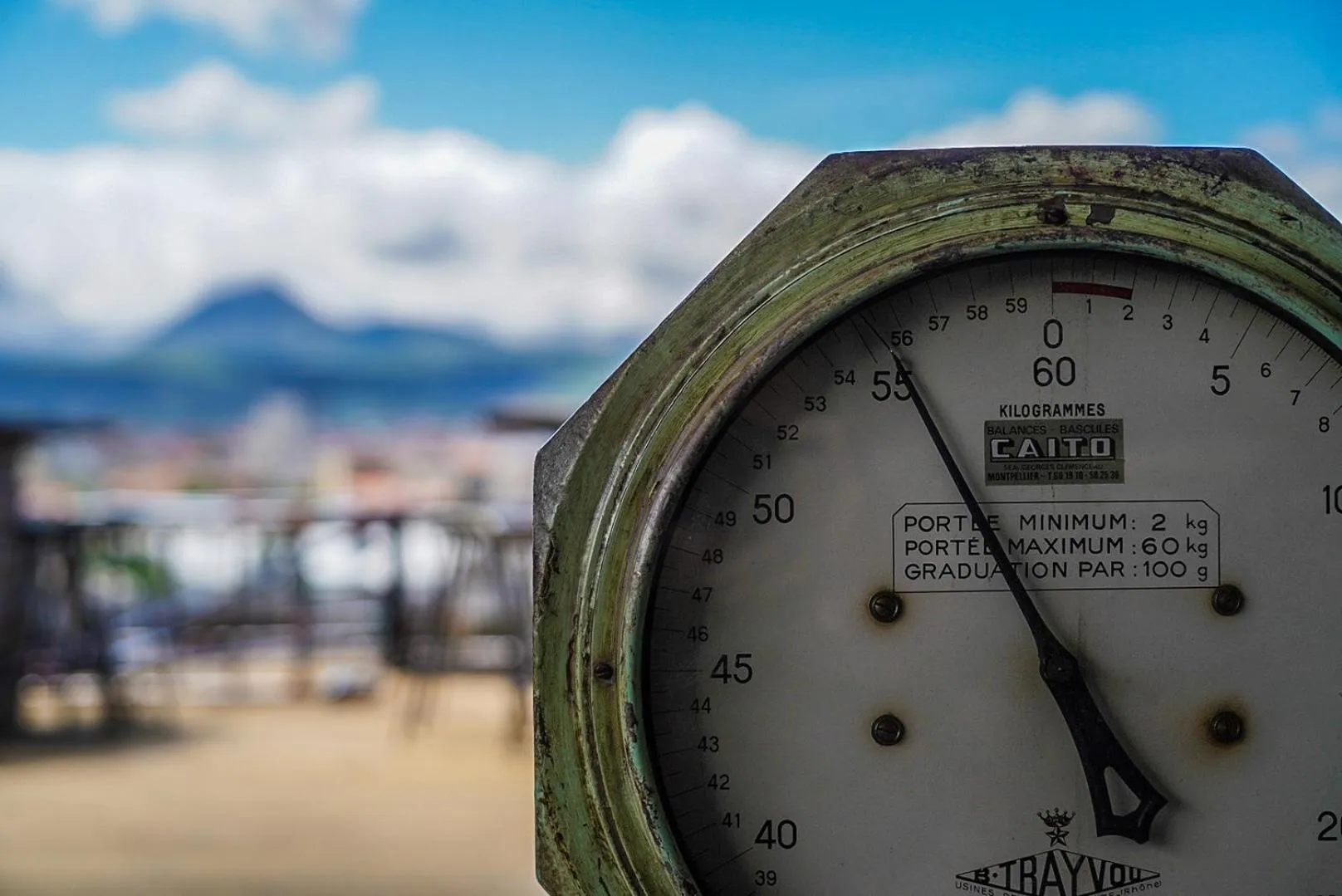 Decorative detail in B&B HOTEL Clermont-Ferrand A71-A75 La Méridienne