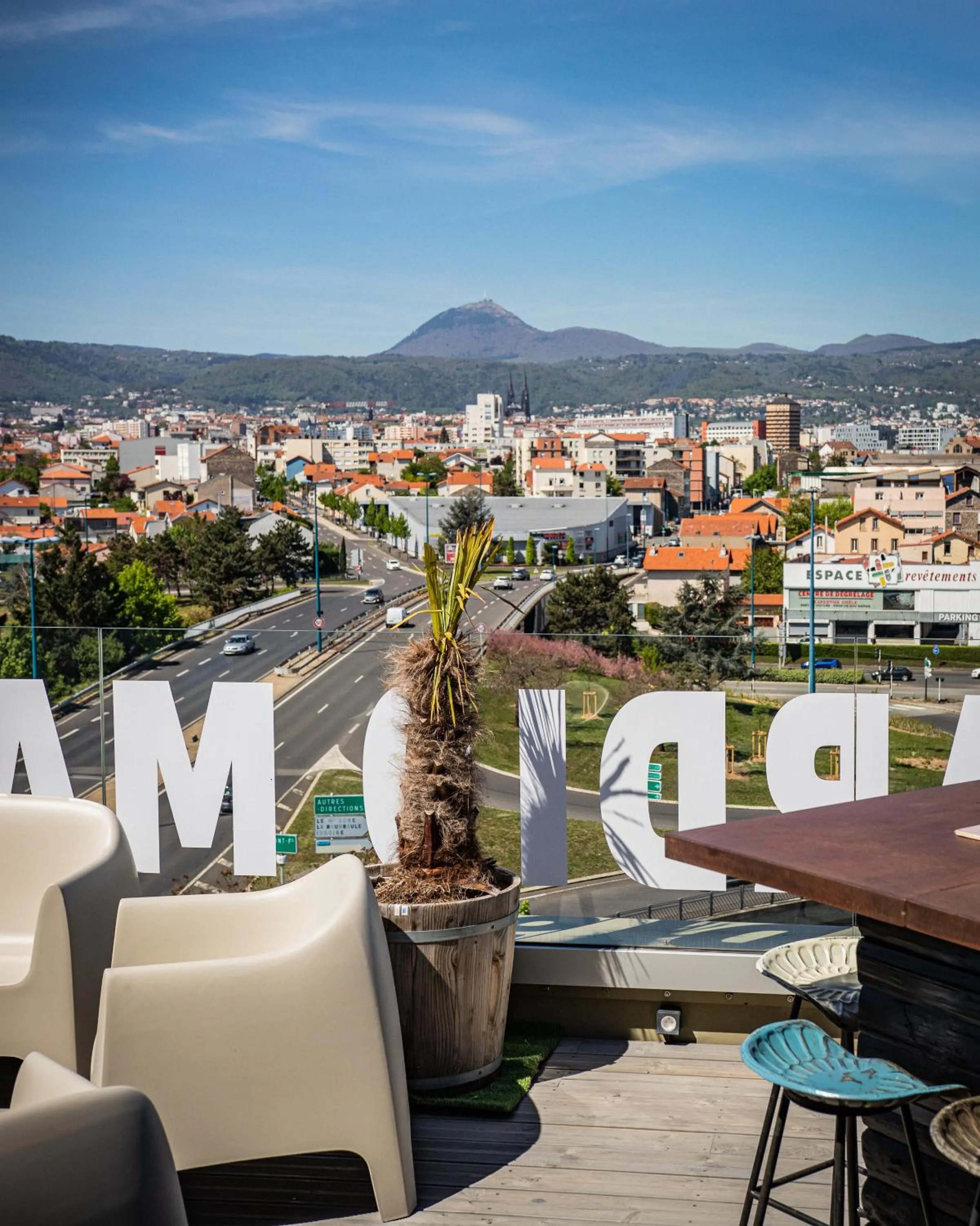 Bird's eye view in B&B HOTEL Clermont-Ferrand A71-A75 La Méridienne