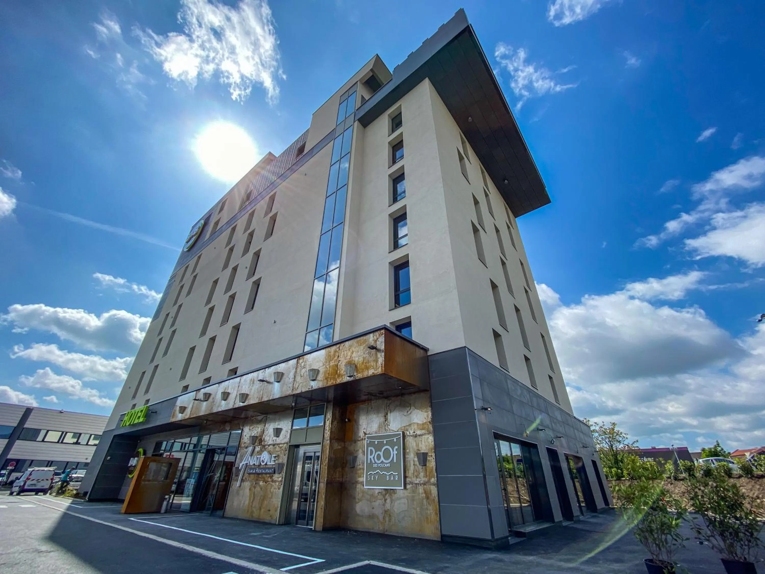 Property building in B&B HOTEL Clermont-Ferrand A71-A75 La Méridienne