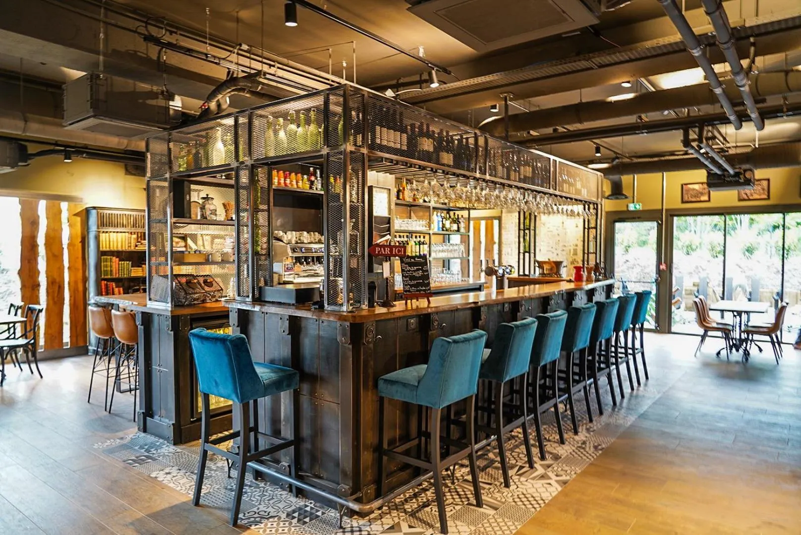 Lounge or bar in B&B HOTEL Clermont-Ferrand A71-A75 La Méridienne