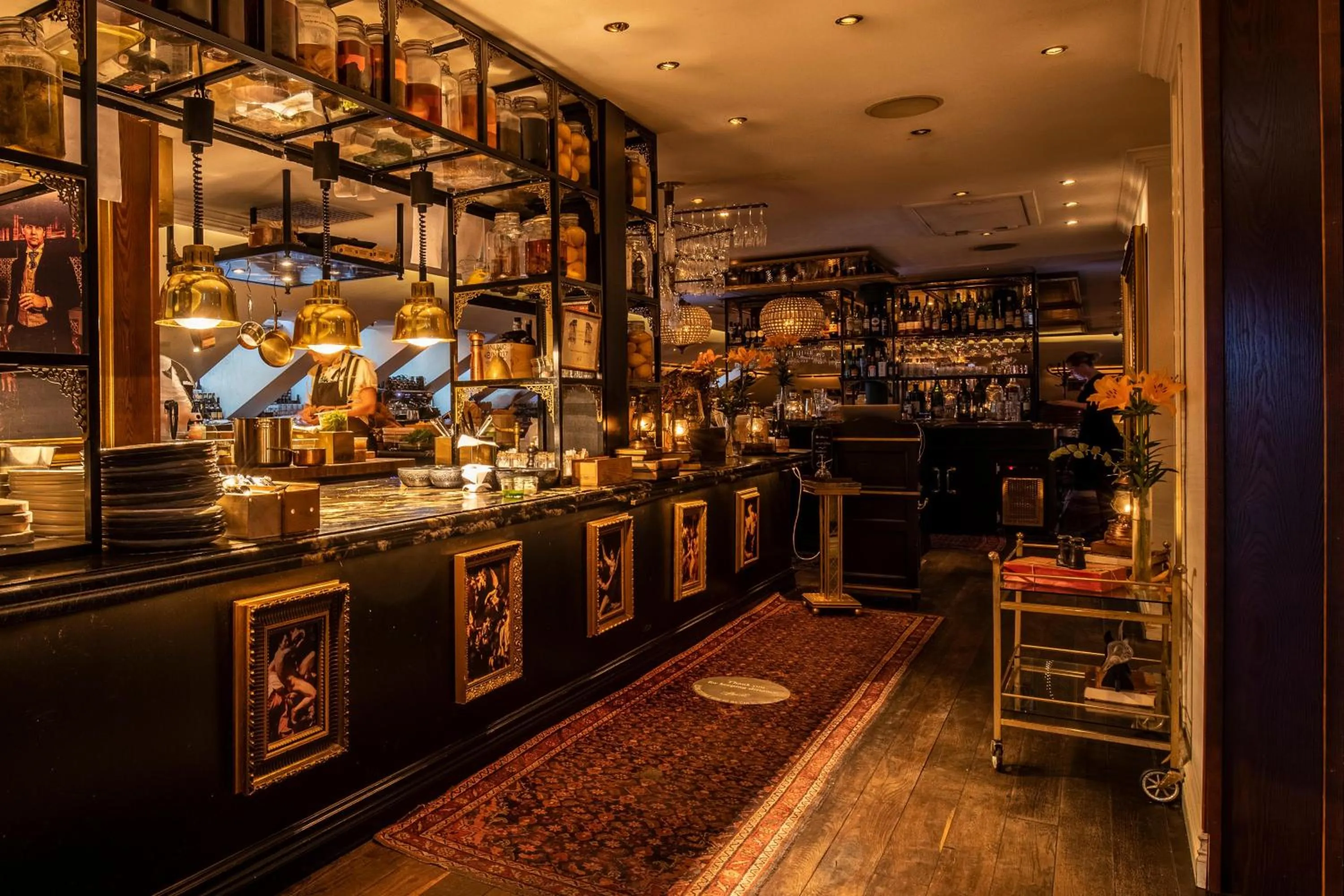 Restaurant/places to eat in Hotel Pigalle