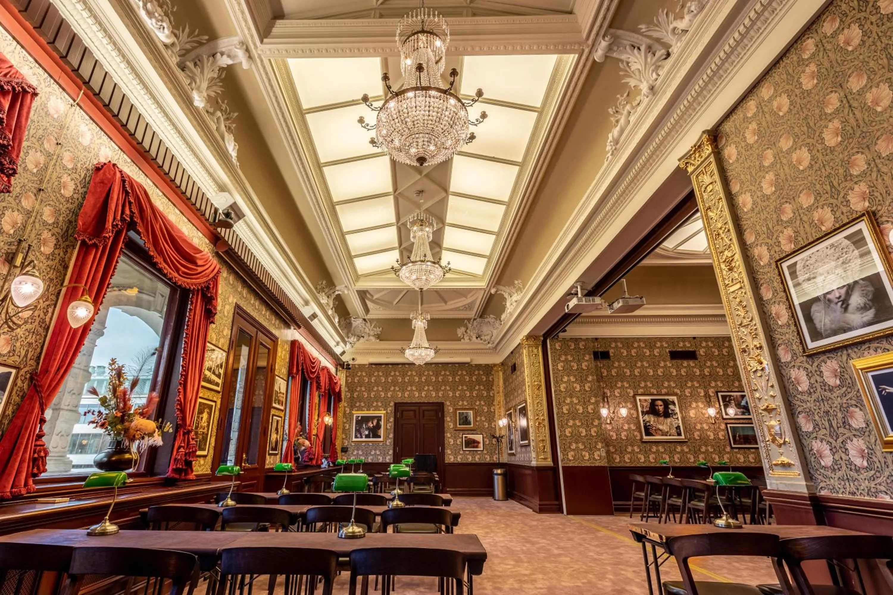 Meeting/conference room in Hotel Pigalle