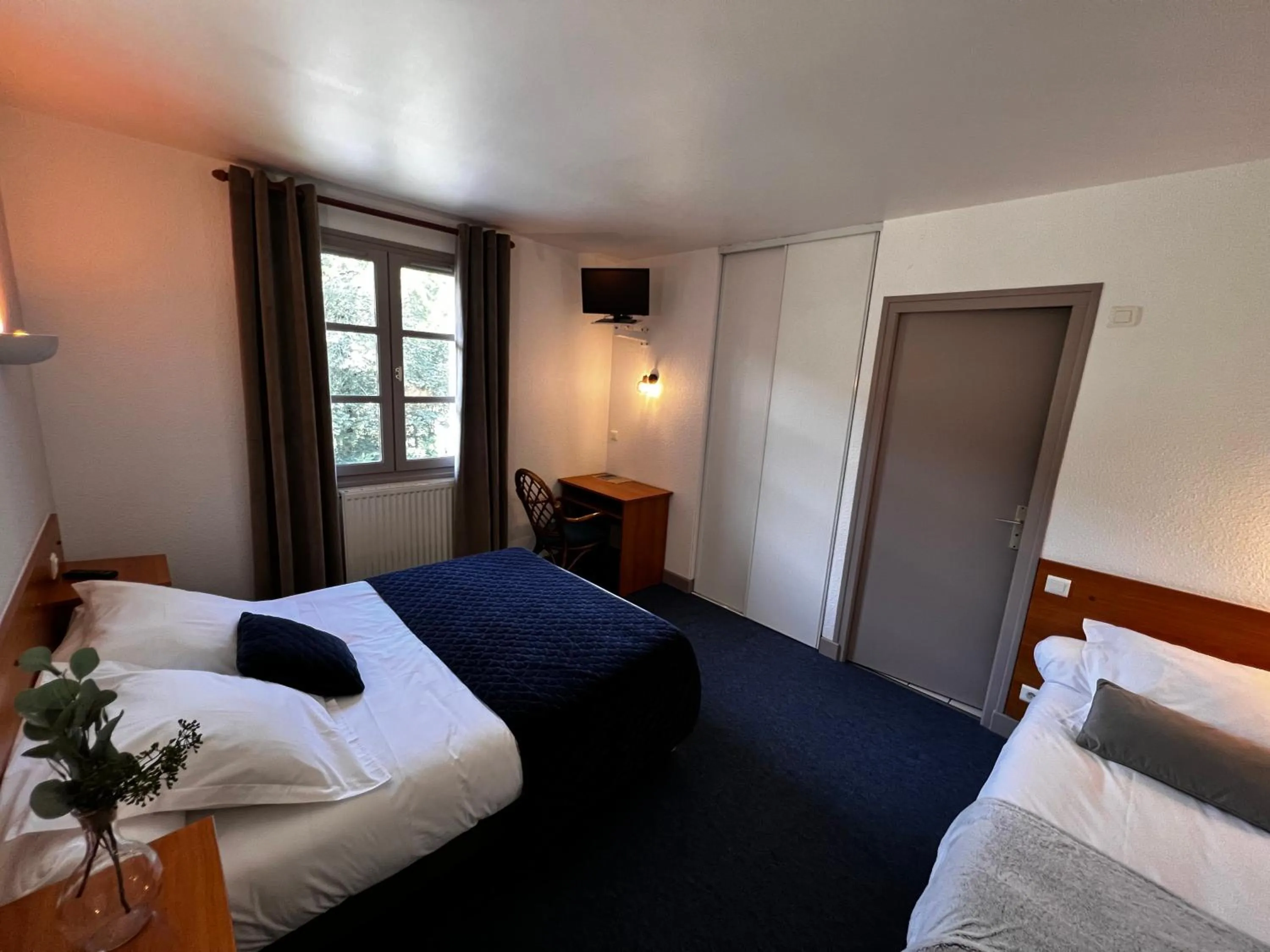 Bedroom, Bed in L'Escoundillou