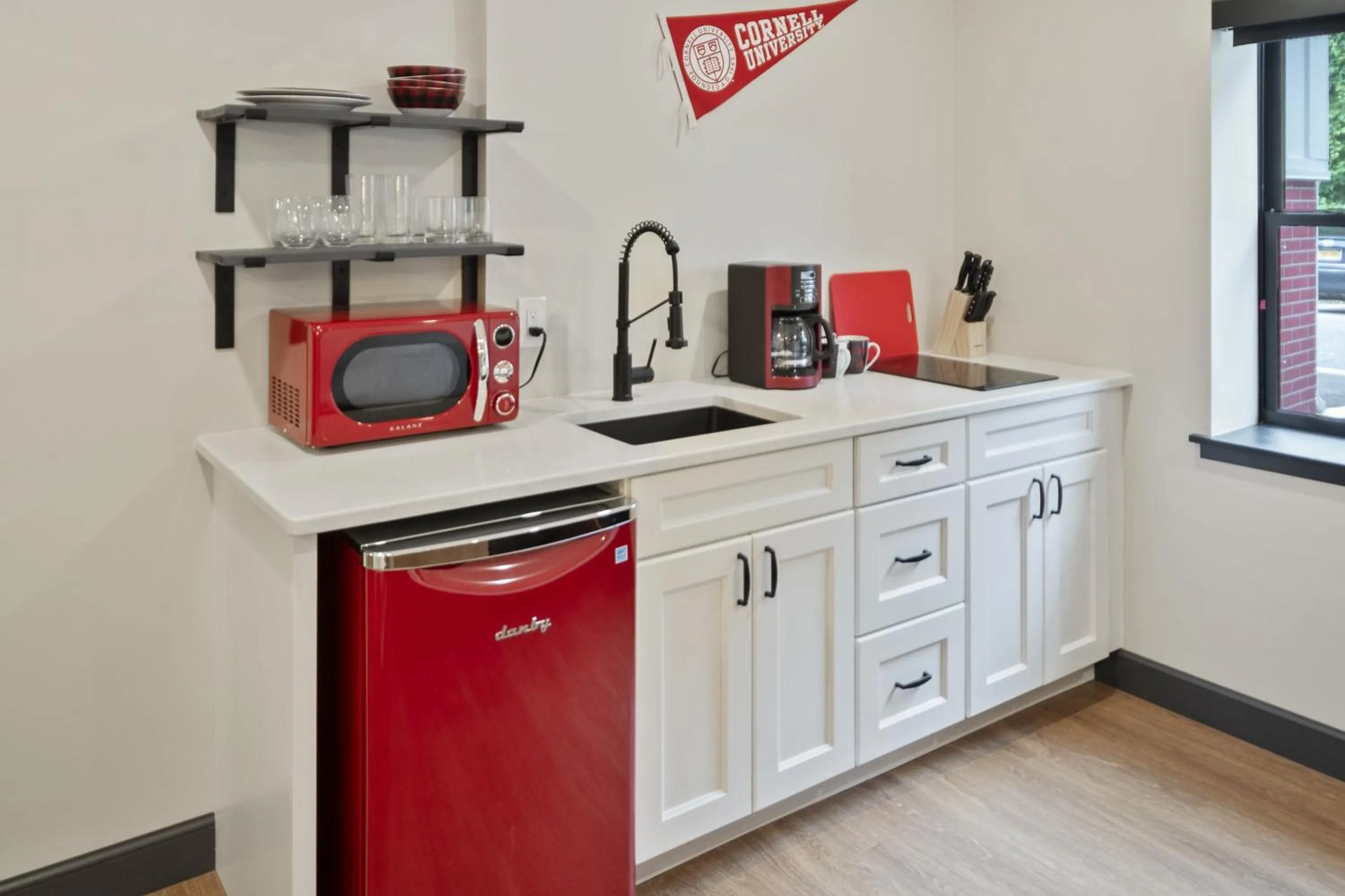 Kitchen or kitchenette in The Dorm Hotel