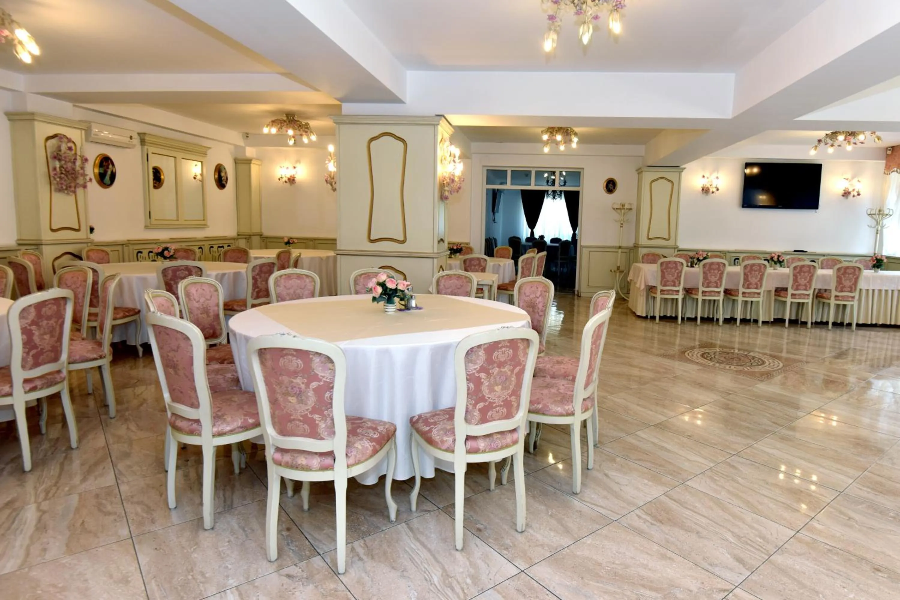 Banquet/Function facilities in Conac Bavaria