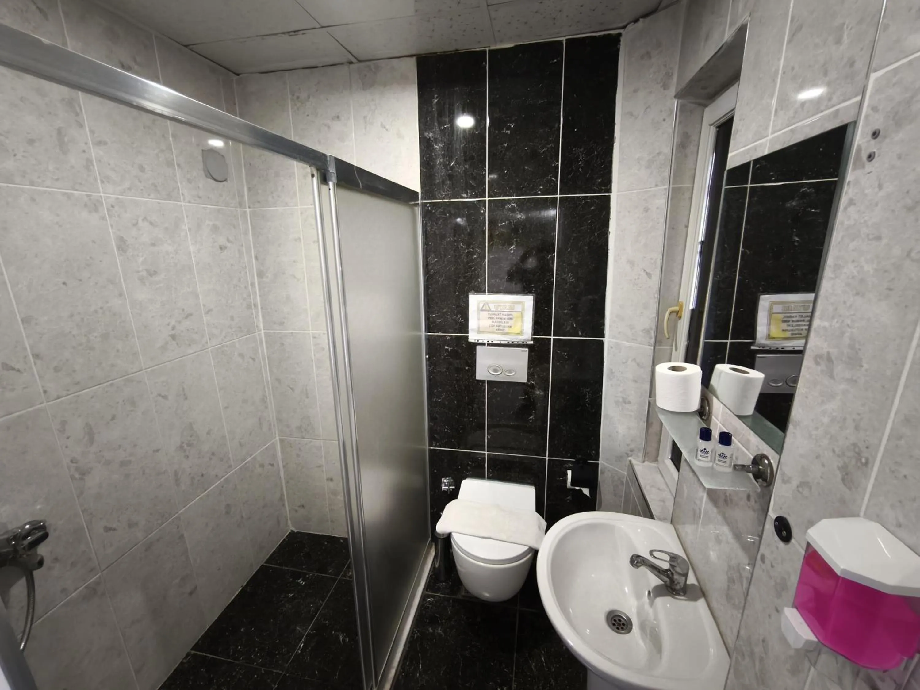 Shower in Babil Hotel