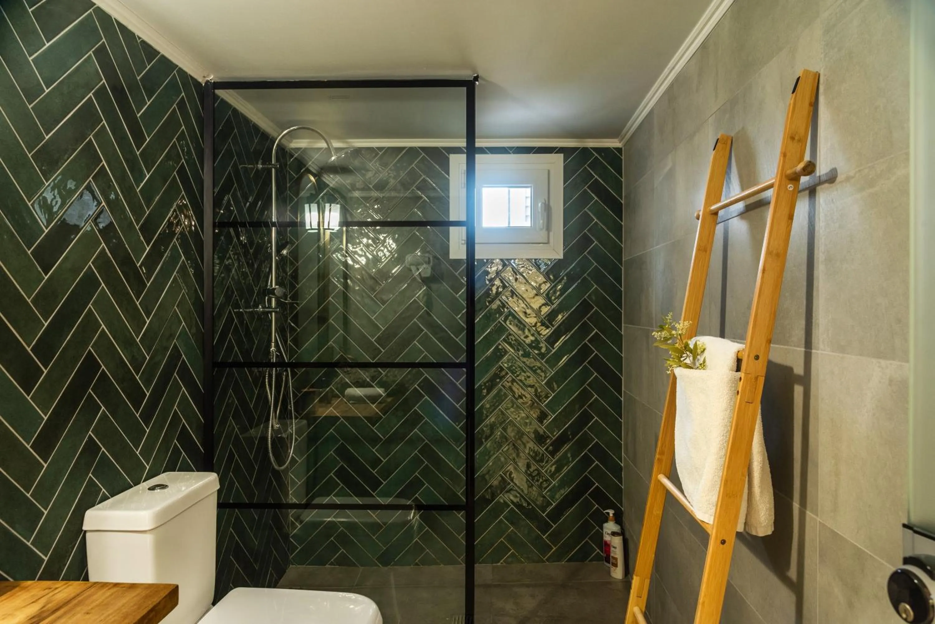 Shower in Victoria's Suites Corfu