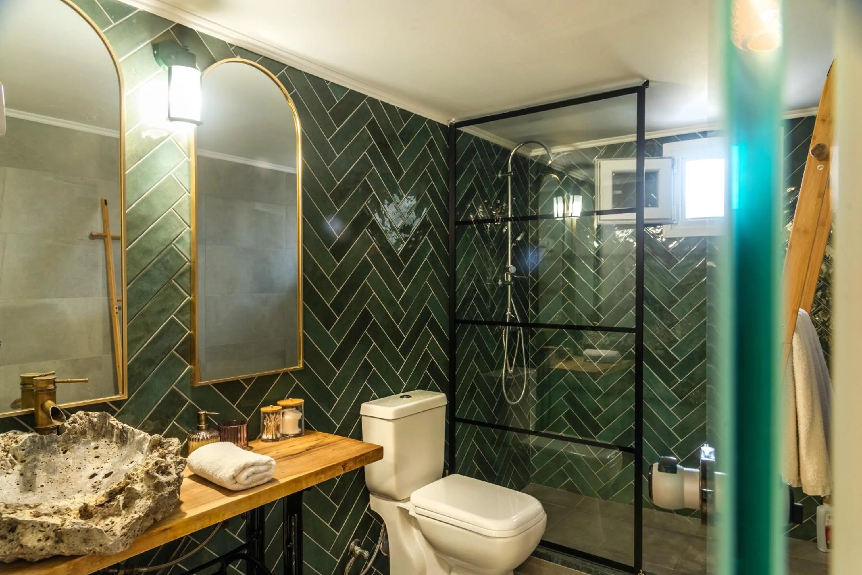 Shower in Victoria's Suites Corfu