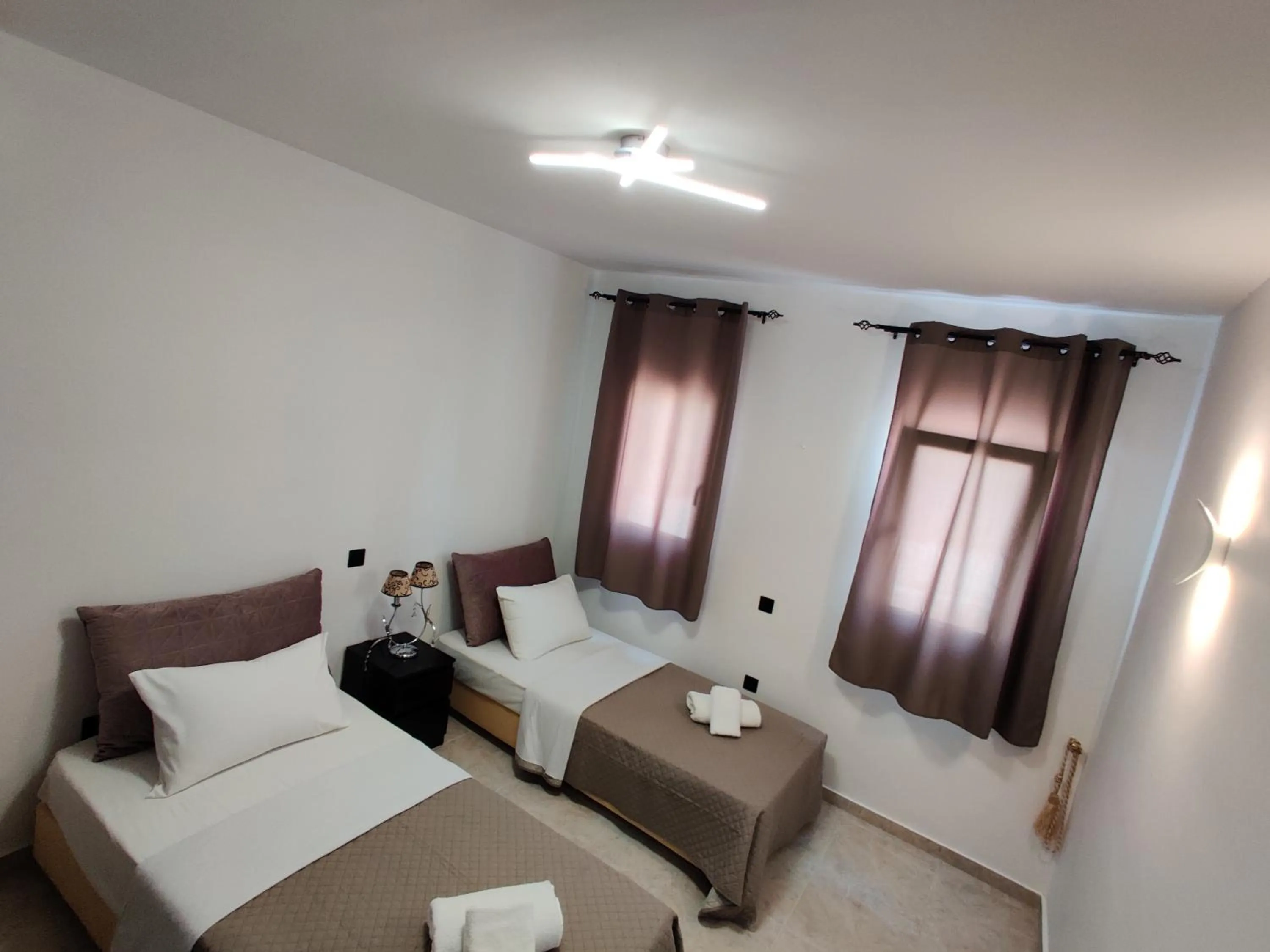 Photo of the whole room, Bed in Victoria's Suites Corfu