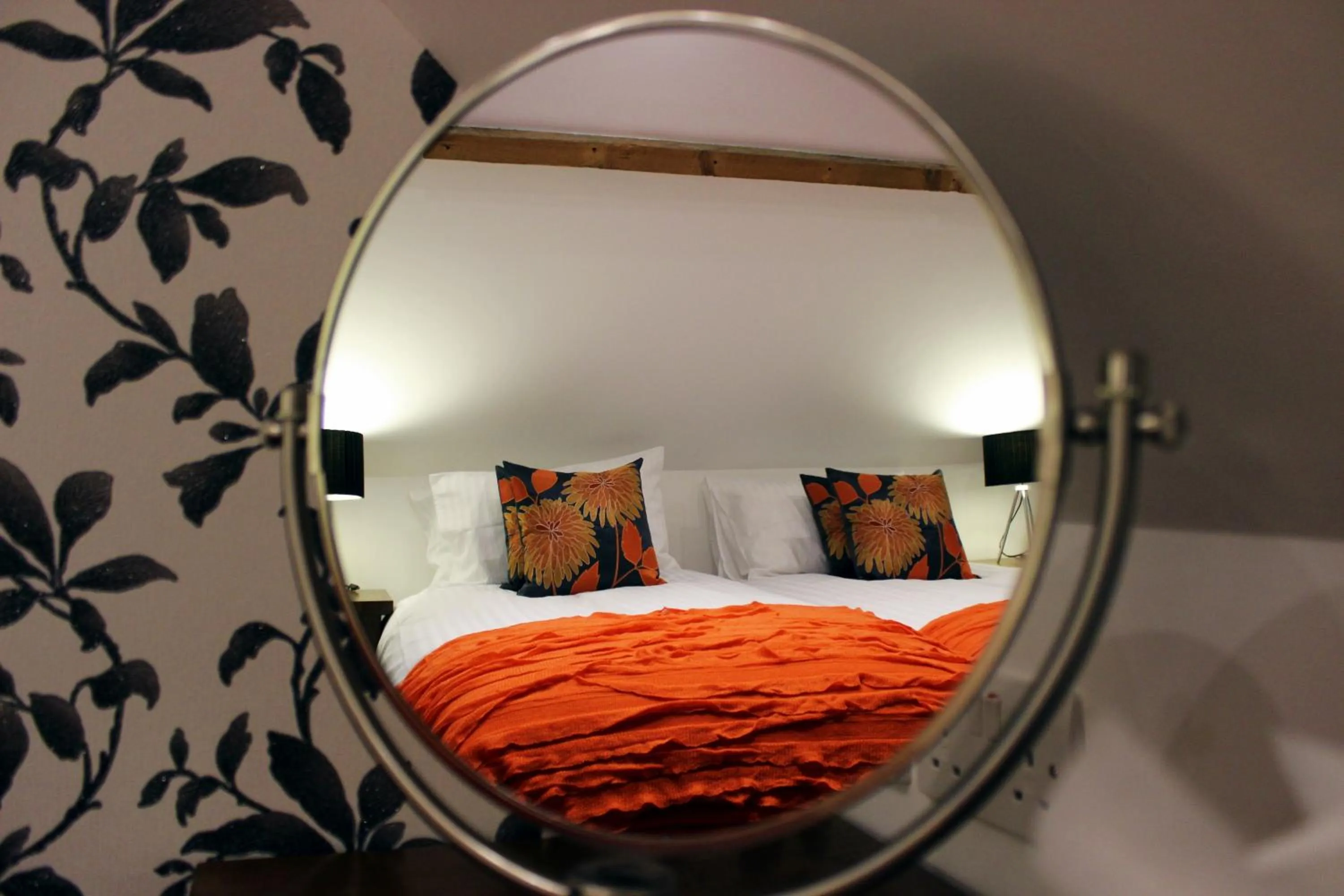 Decorative detail, Bed in Kings Head Hotel