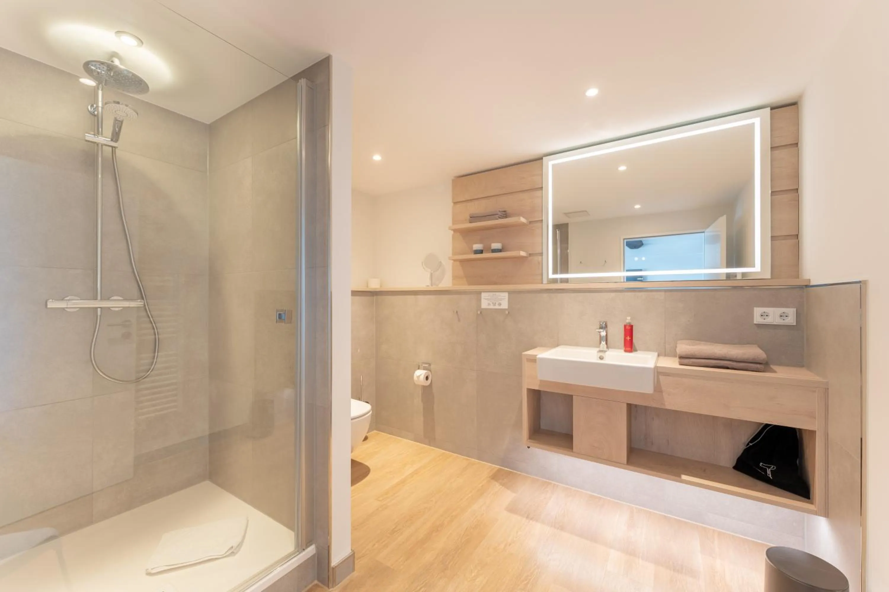 Shower in Hotel Strandhus