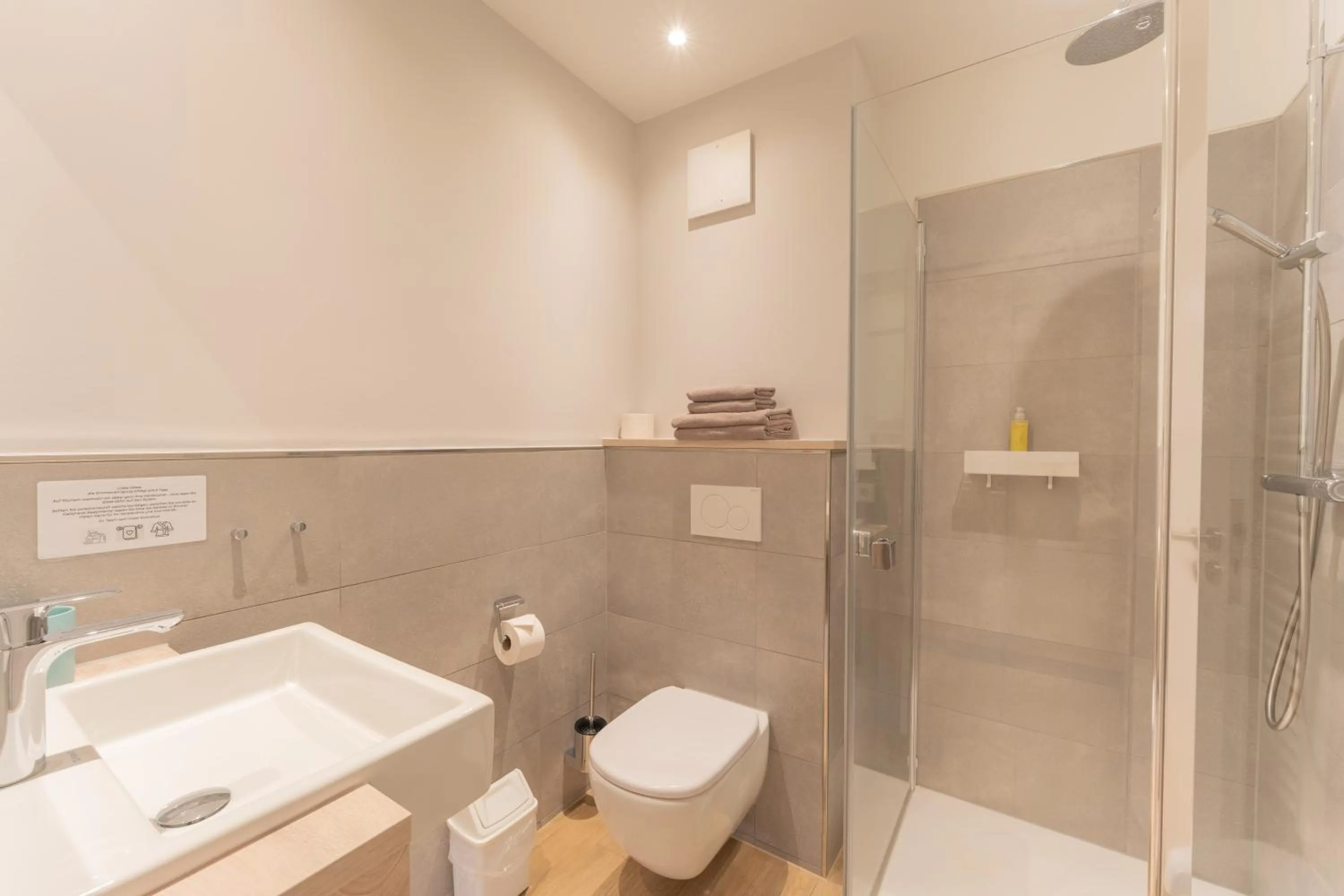 Shower in Hotel Strandhus