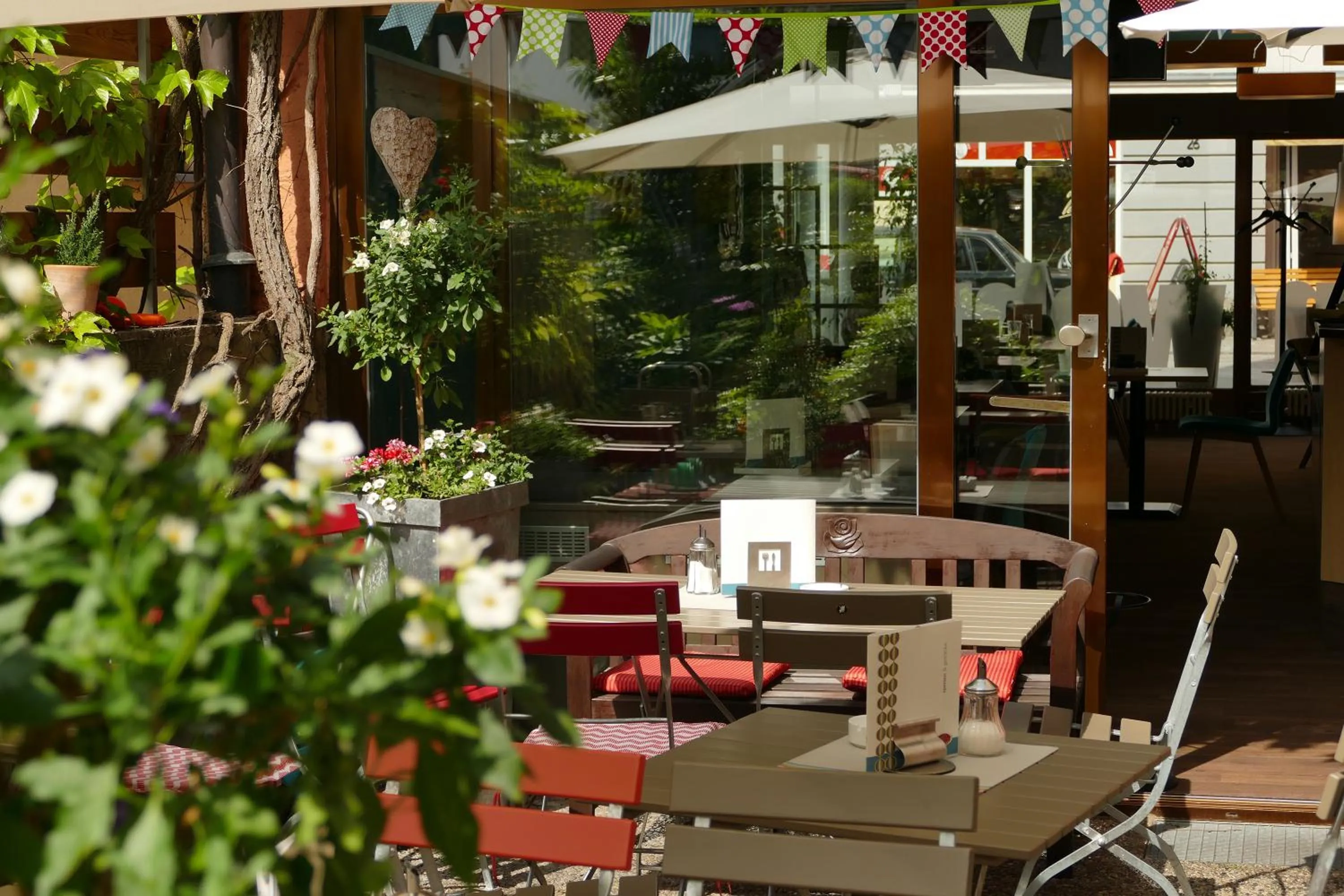 Breakfast in Hasi's Hotel