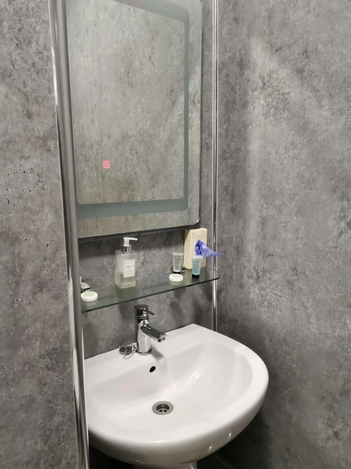 Bathroom in The Babbling Brook