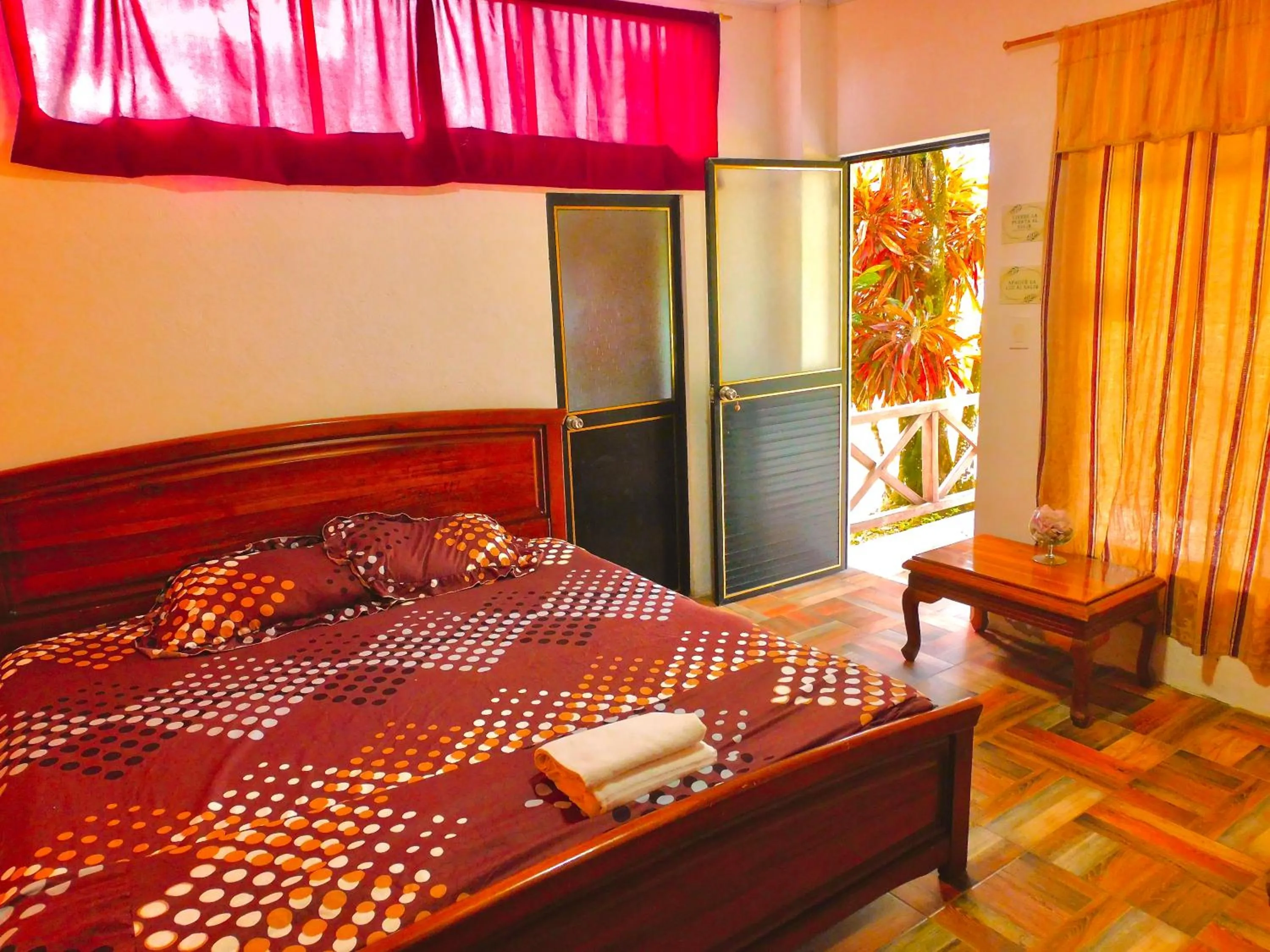 Bed in Puerto Quito Lodge - Las Iguanas