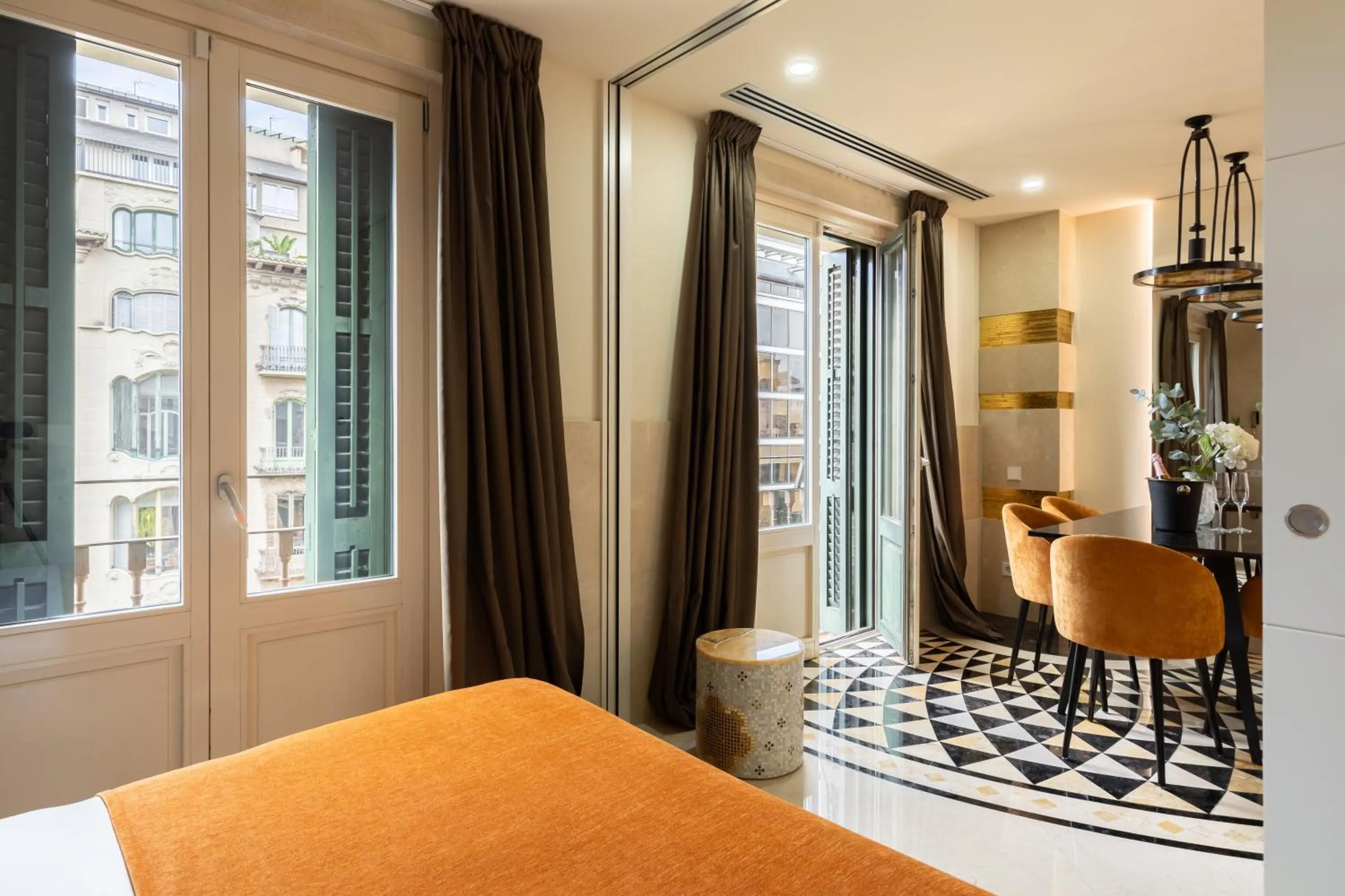 Photo of the whole room, Bed in Cosmo Apartments Rambla Catalunya