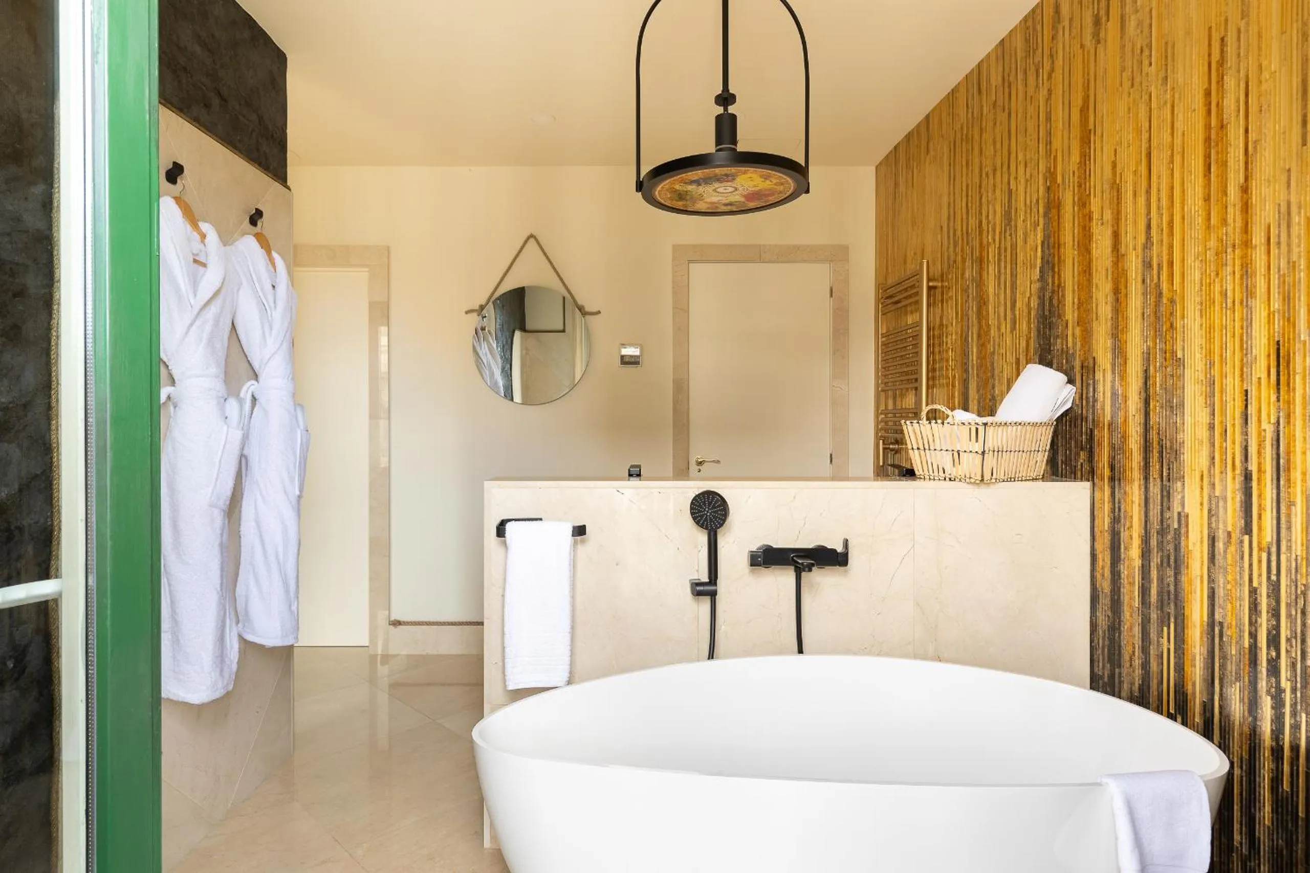 Bathroom, Bed in Cosmo Apartments Rambla Catalunya