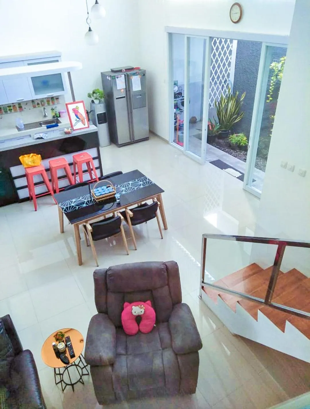 Kitchen or kitchenette in Villa Mangli Monochrome Syariah by eComerceloka