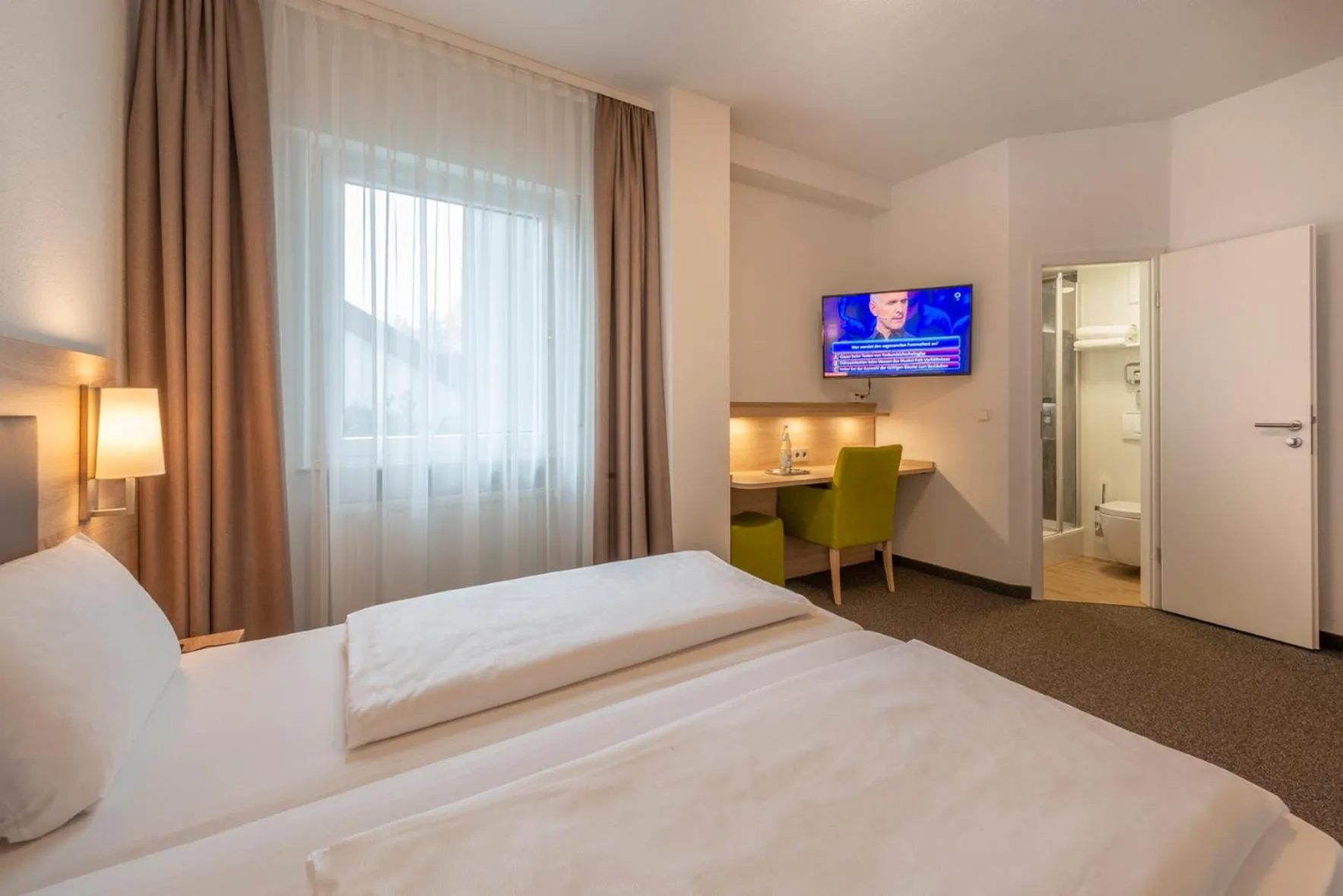 Bed in Hotel Gasthof Zum Rössle