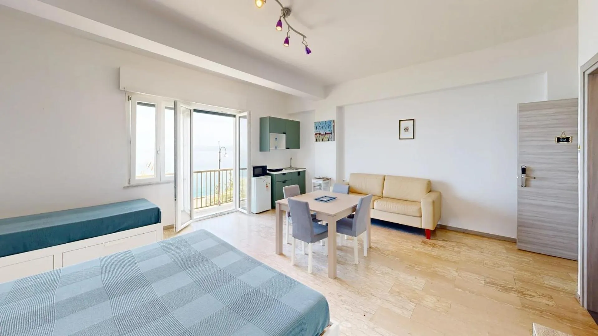 Photo of the whole room in La casa di Tina