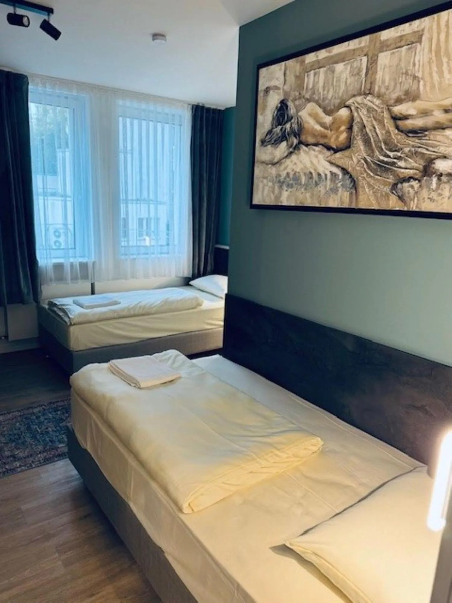 Photo of the whole room, Bed in Hotel Charlton