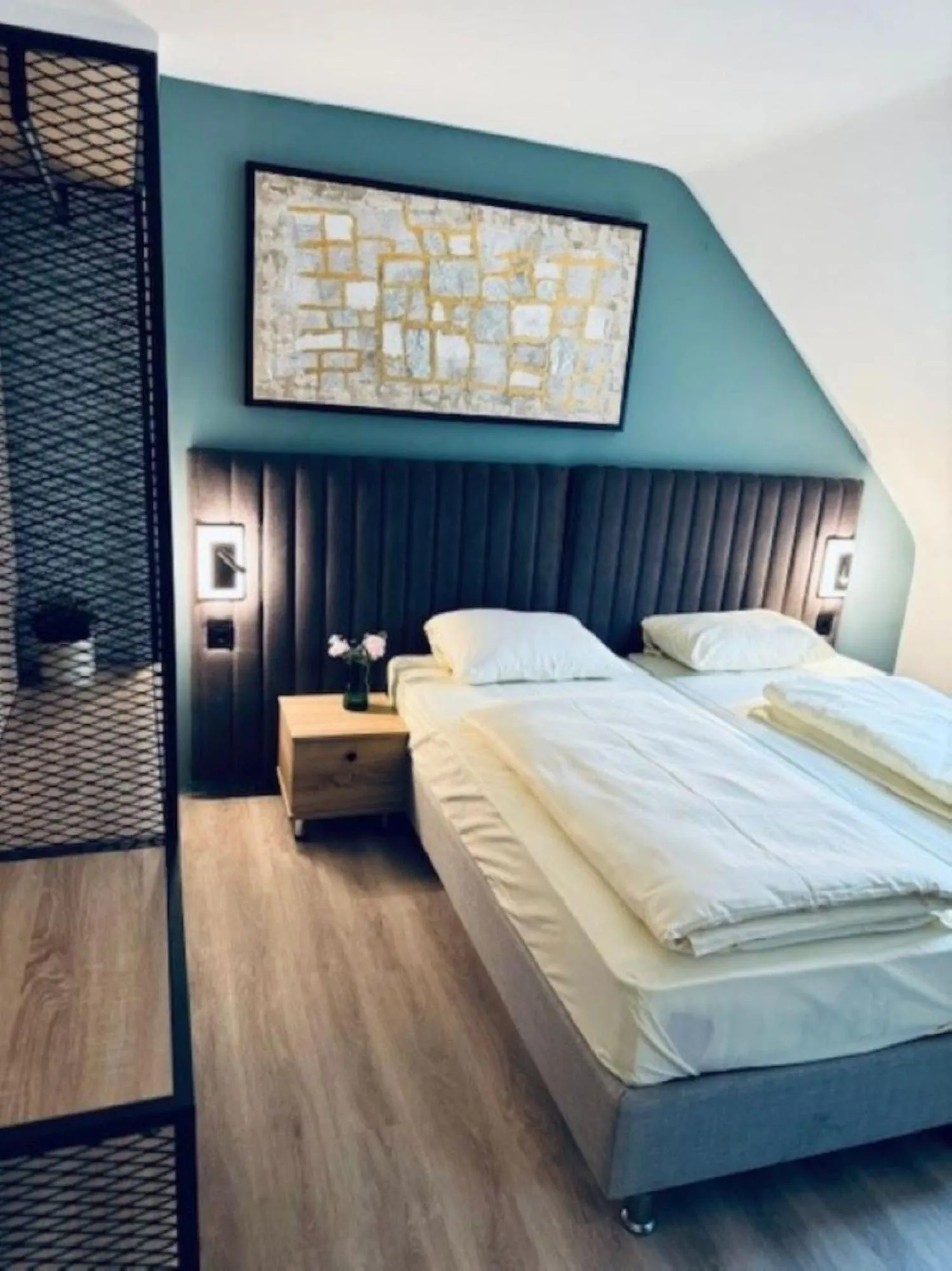 Photo of the whole room, Bed in Hotel Charlton