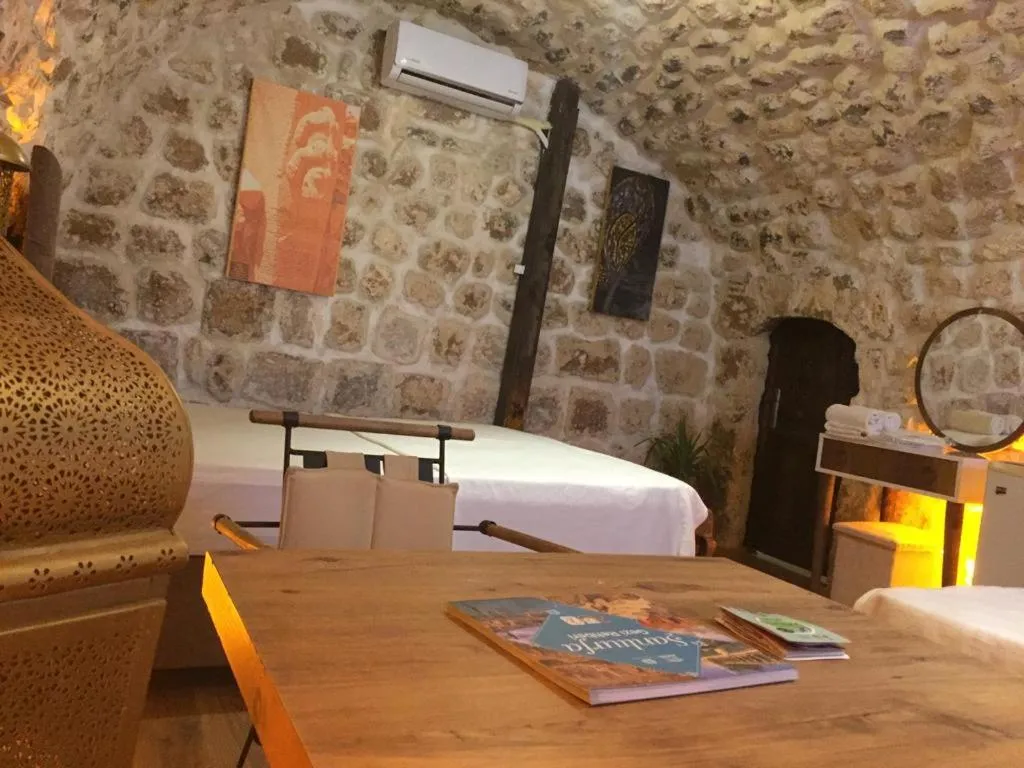 Photo of the whole room, Bed in Hasbahan Konak