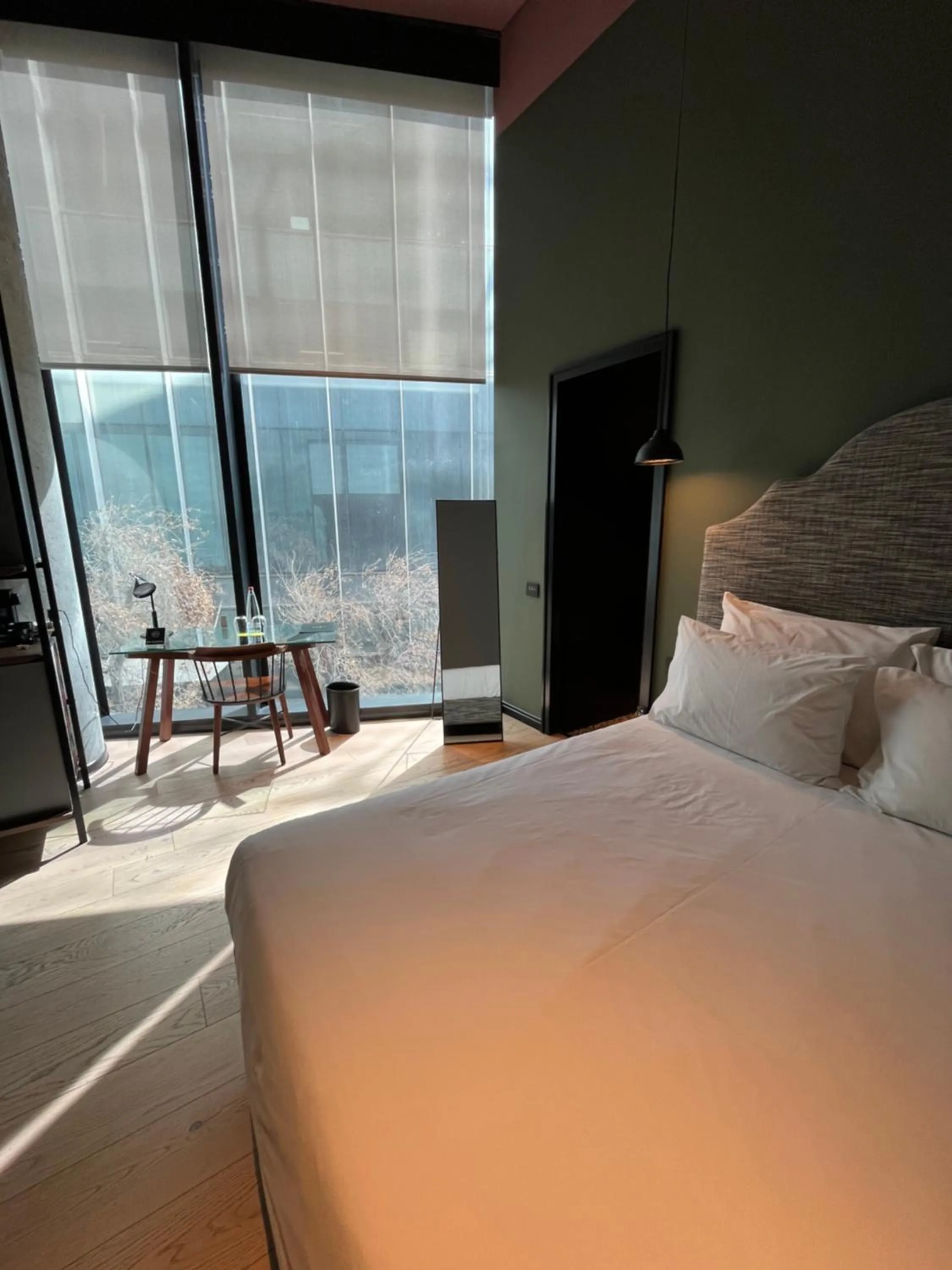 Living room, Bed in Play Midtown Hotel Tel Aviv