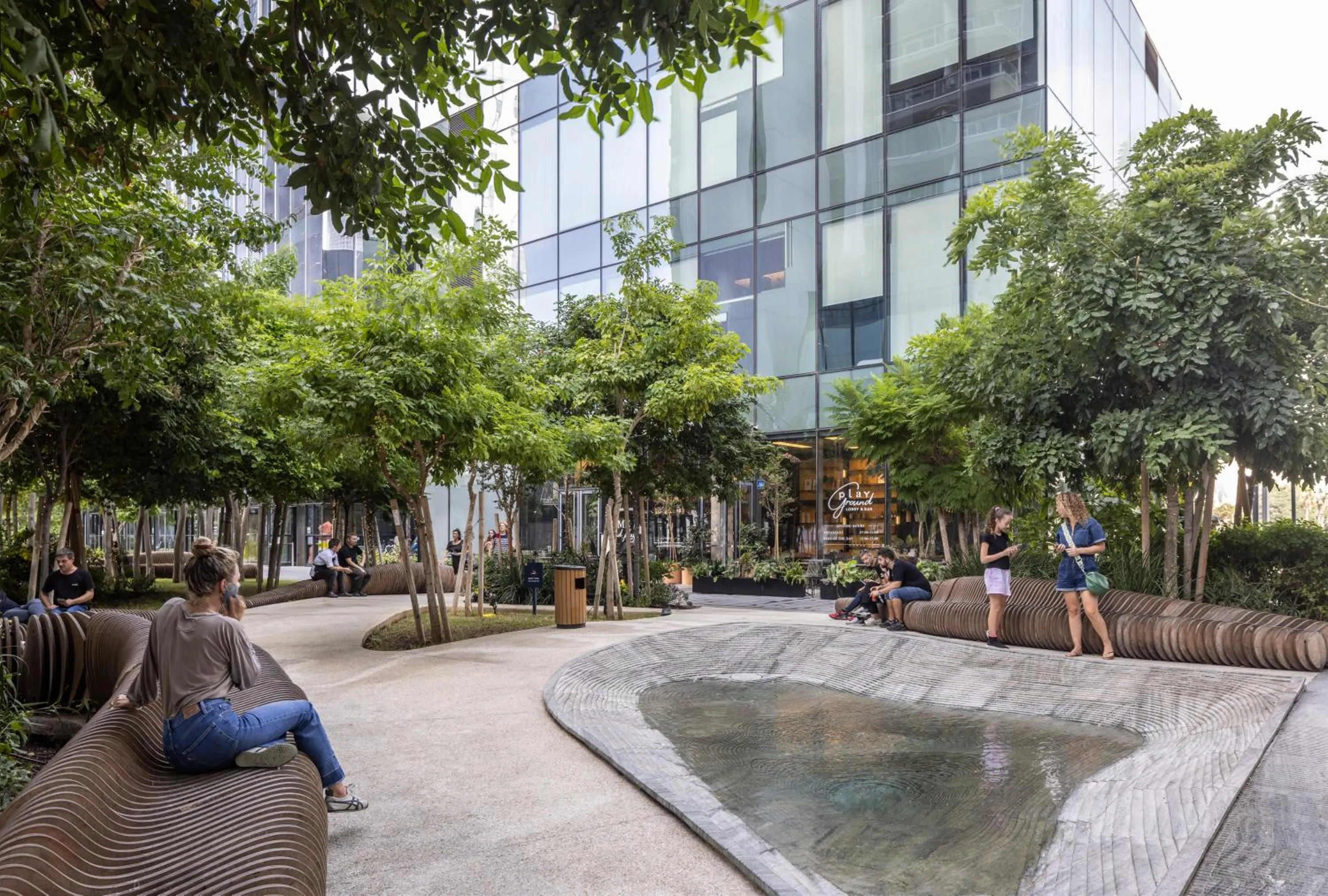 Restaurant/places to eat in Play Midtown Hotel Tel Aviv