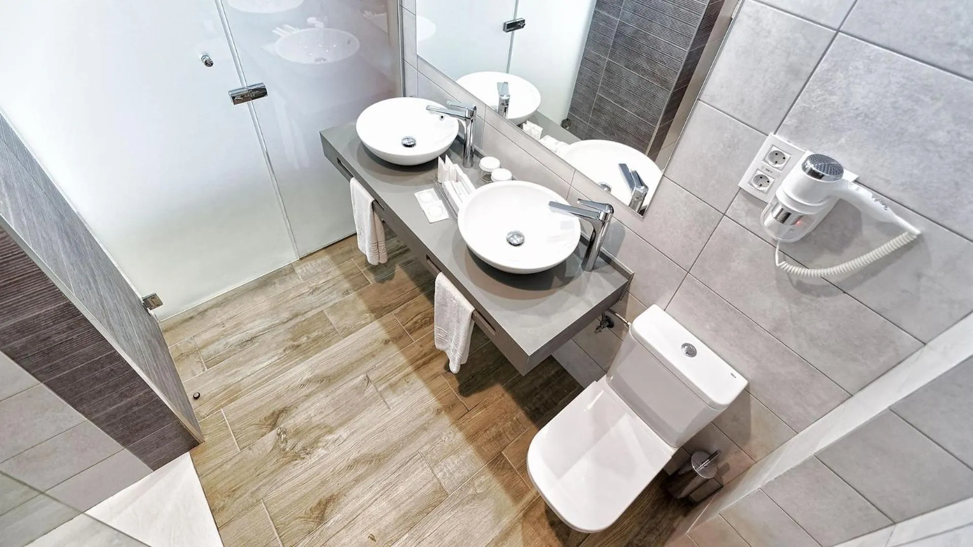 Bathroom in Las Nasas by Labranda